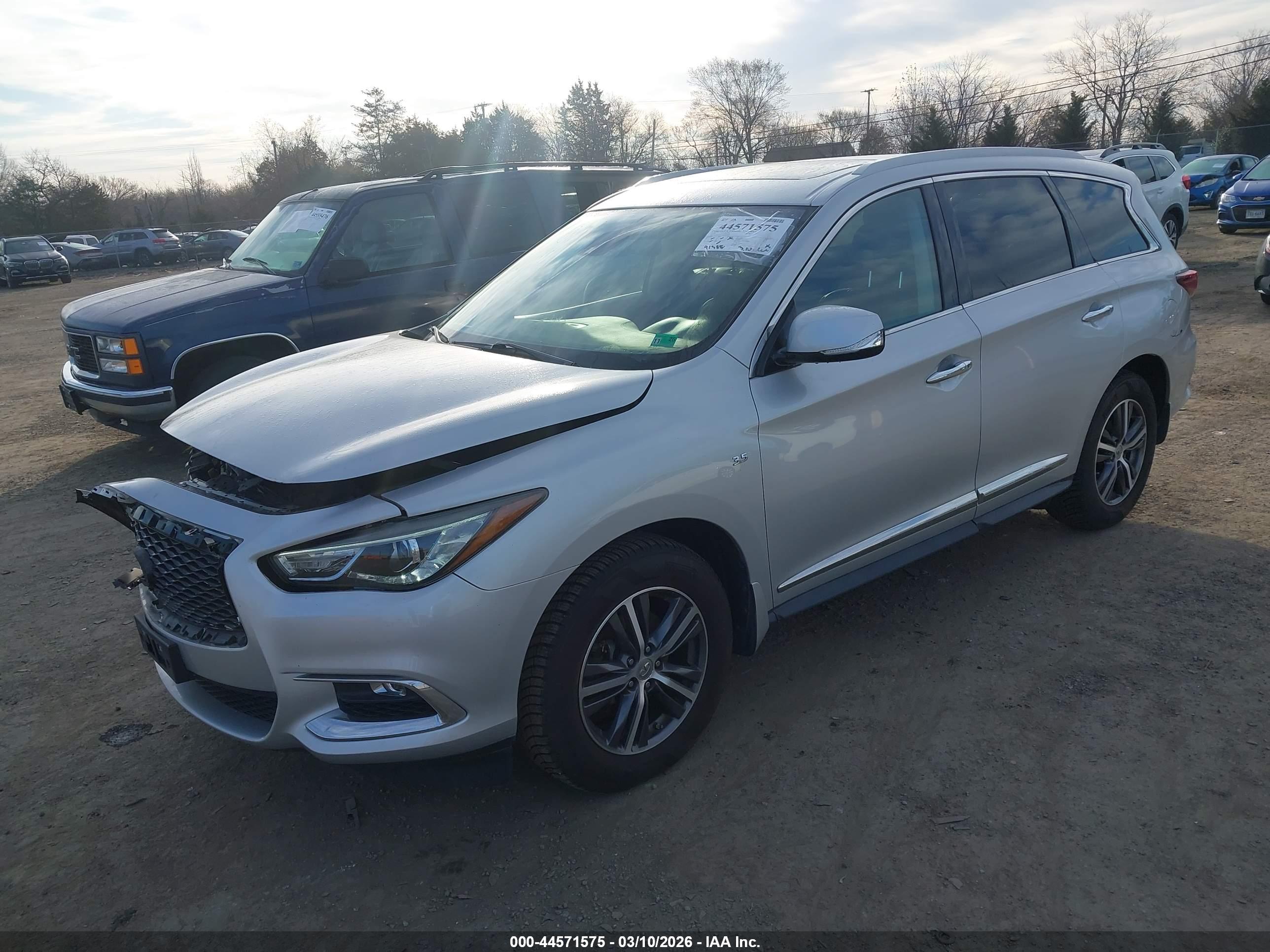 INFINITI QX60 image 2