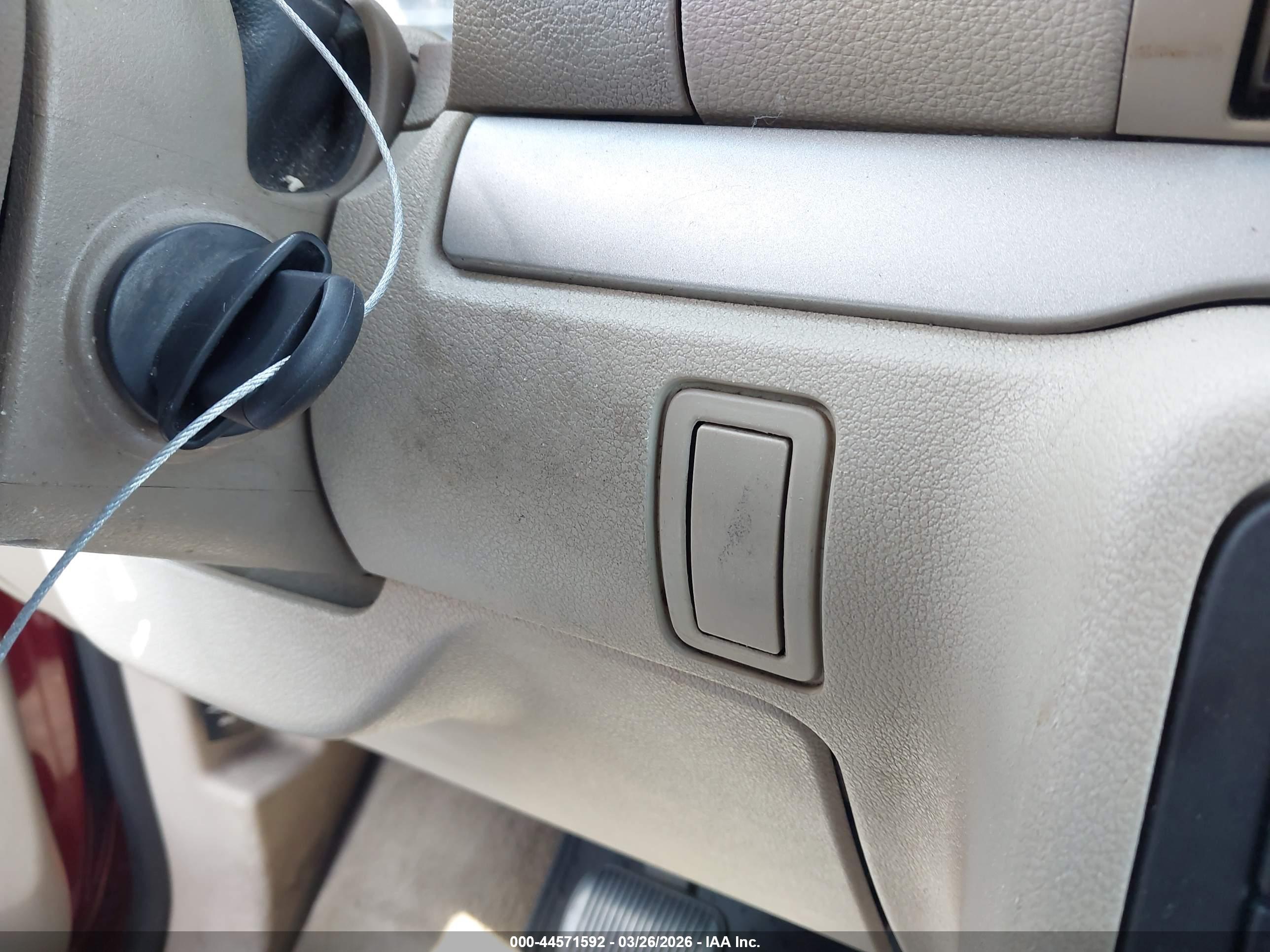 FORD FREESTAR image 11