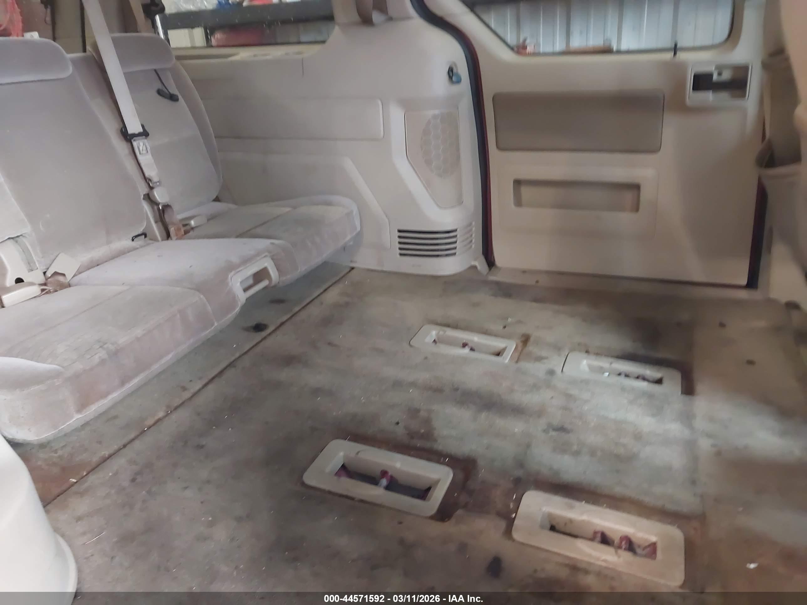 FORD FREESTAR image 8