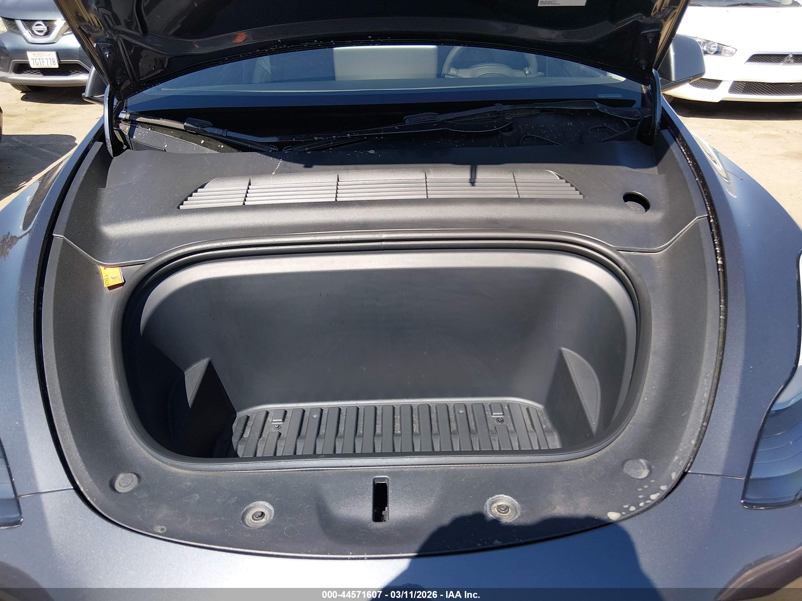 TESLA MODEL image 10