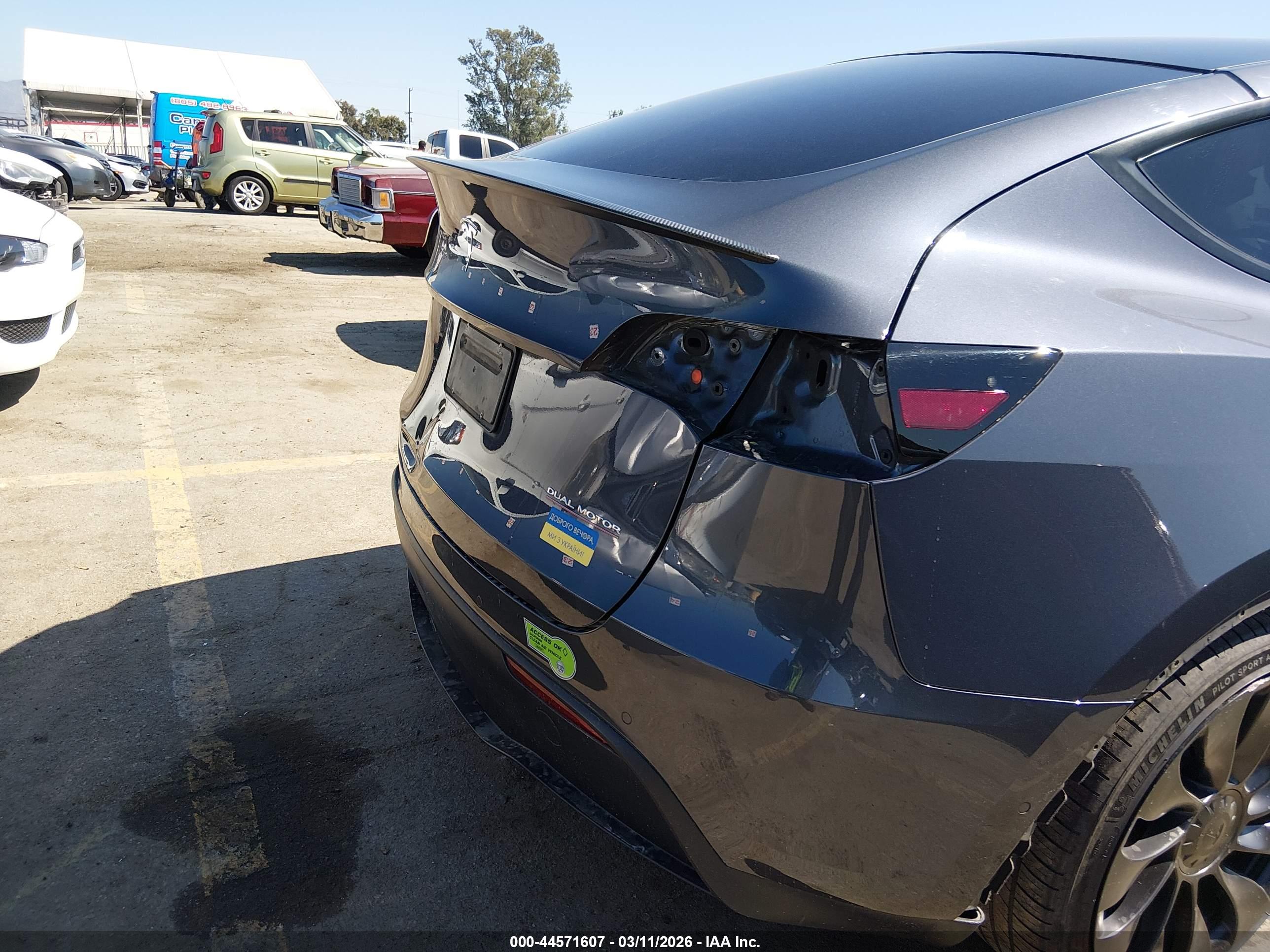 TESLA MODEL image 6