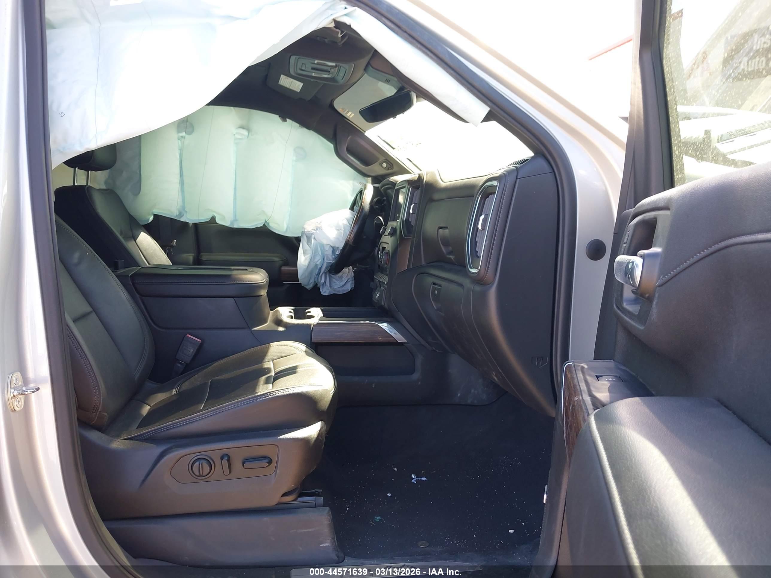 CHEVROLET SILVERADO image 5