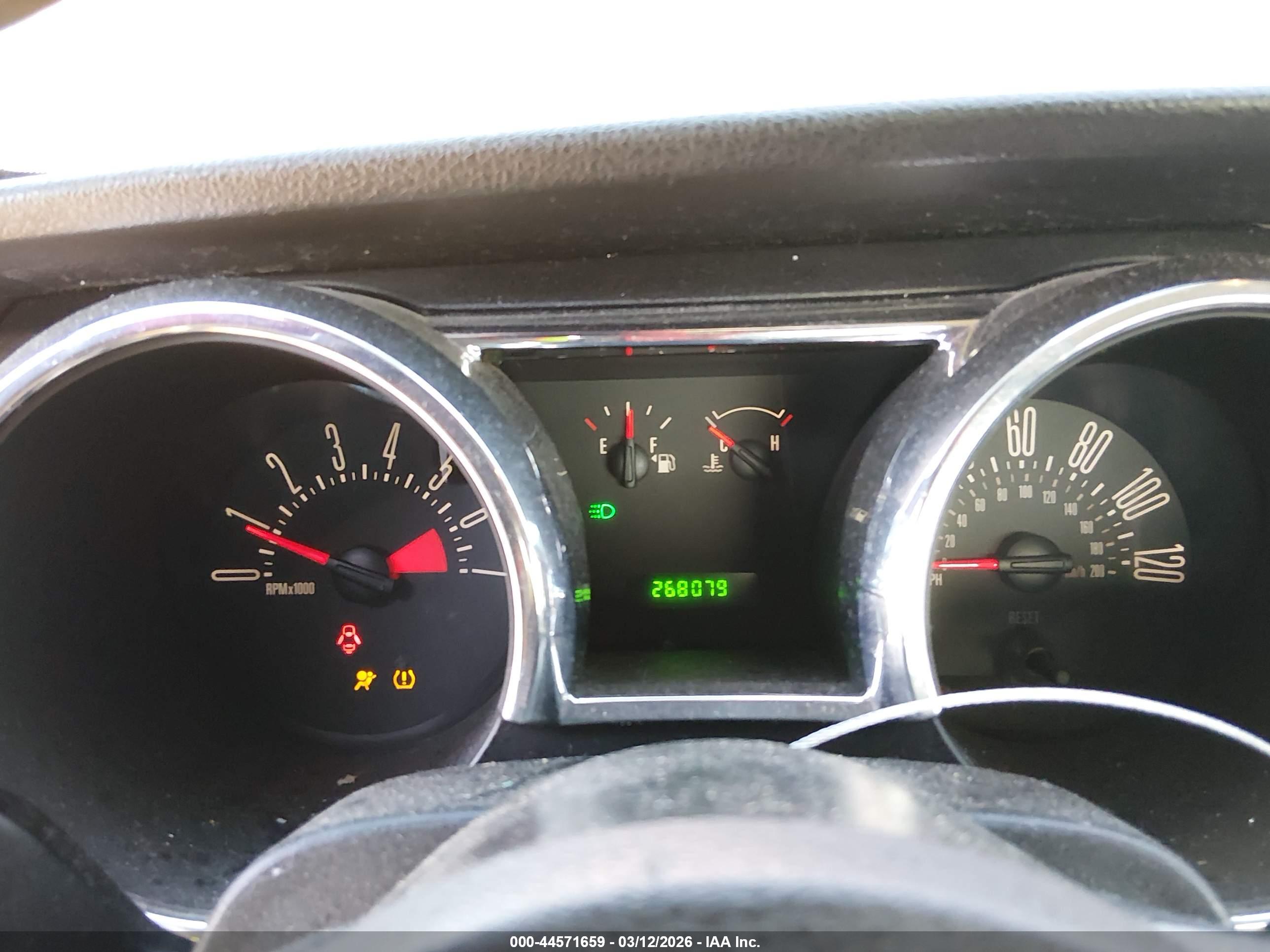 FORD MUSTANG image 7