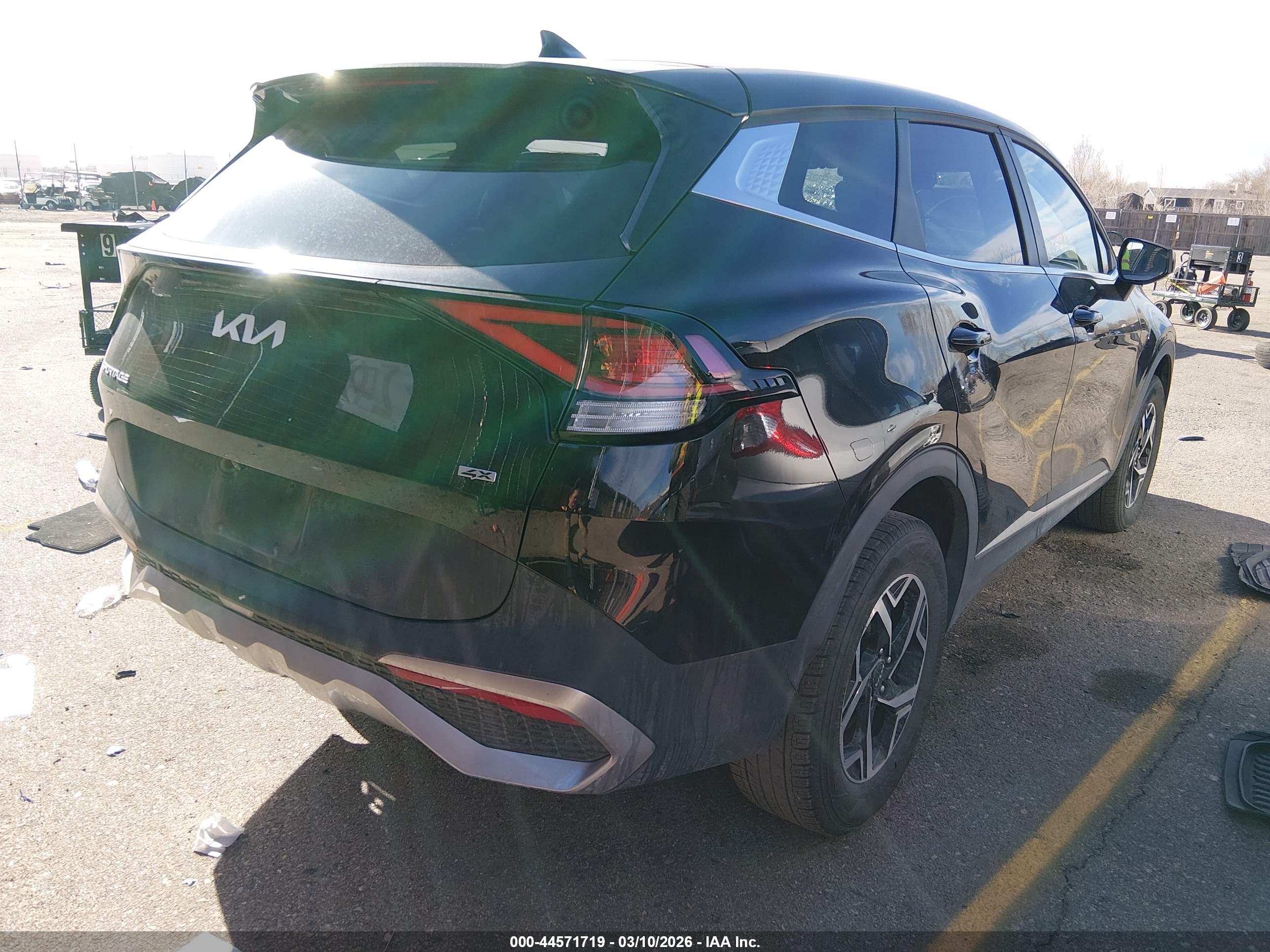 KIA SPORTAGE image 4