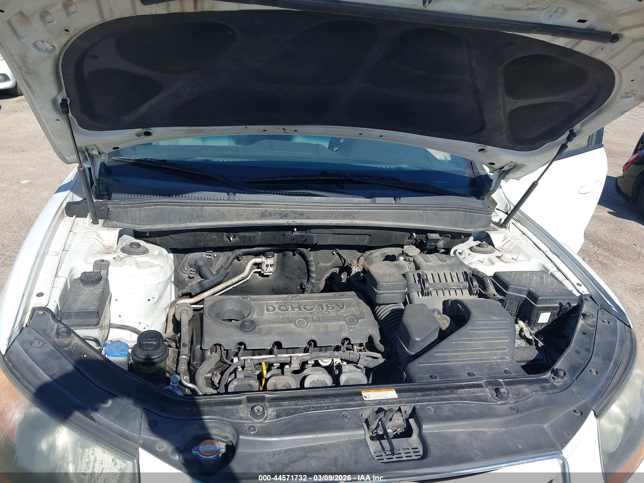 HYUNDAI SANTA image 10