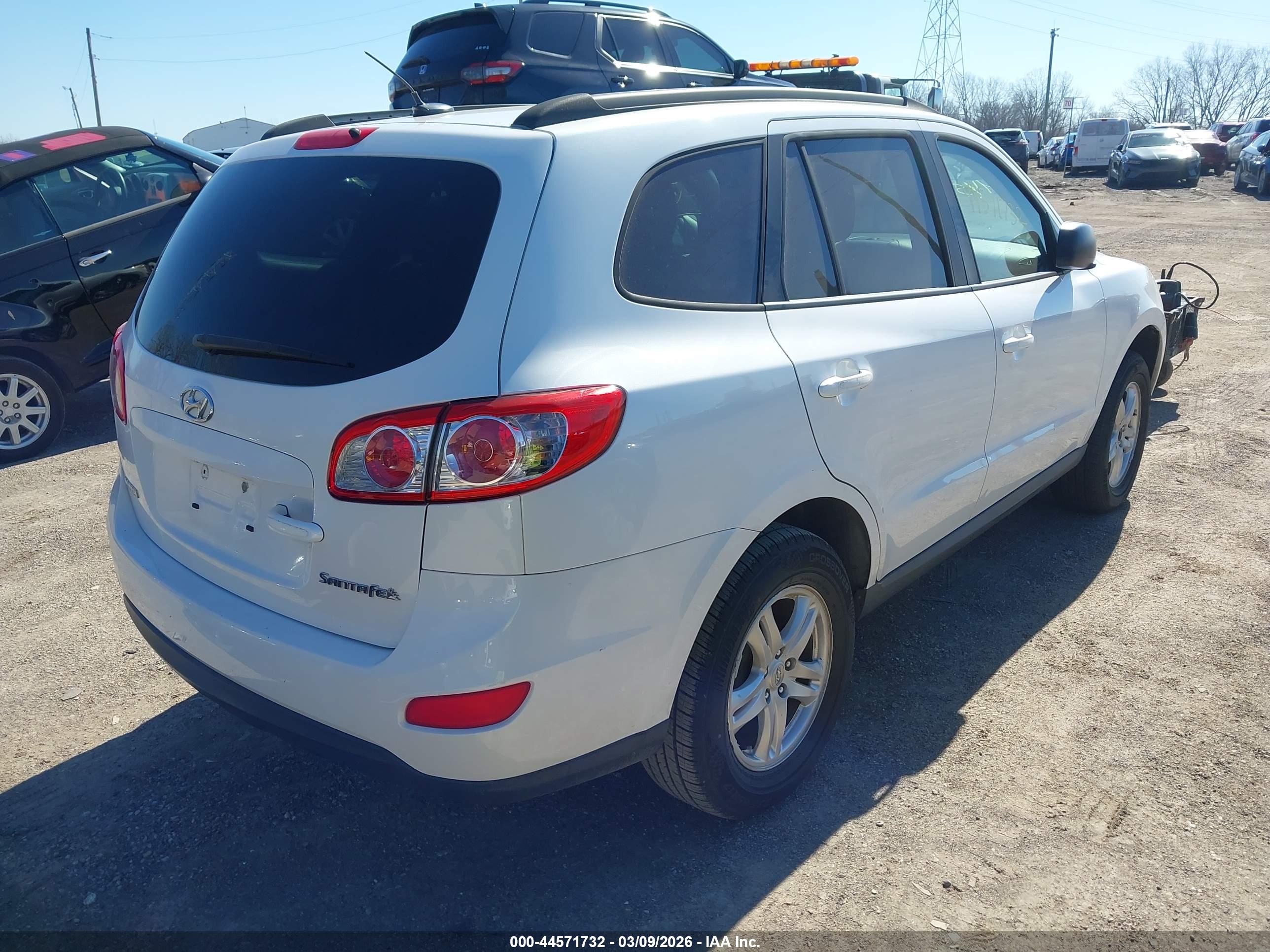 HYUNDAI SANTA image 4