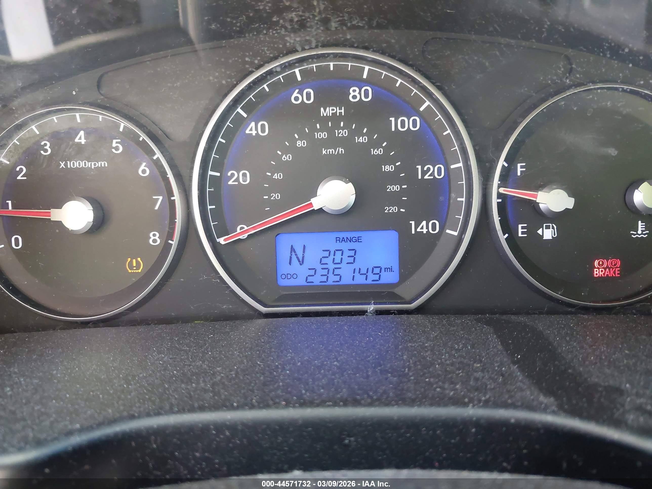 HYUNDAI SANTA image 7