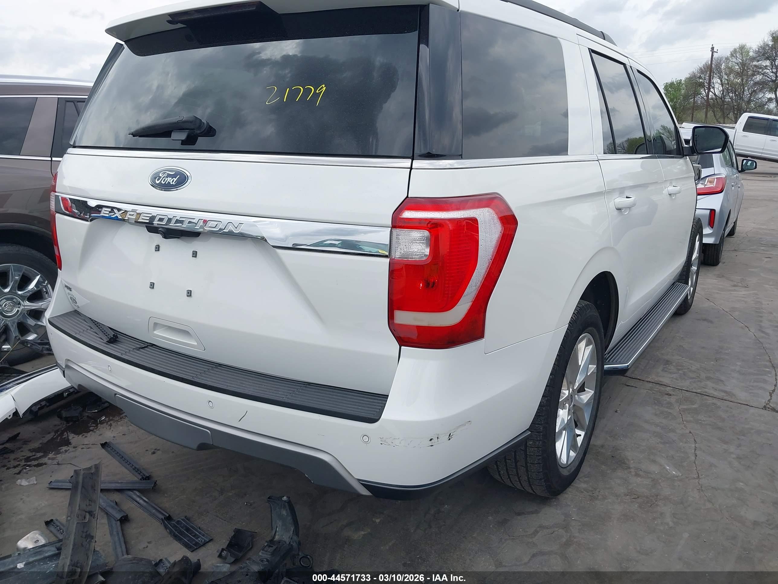 FORD EXPEDITION image 4