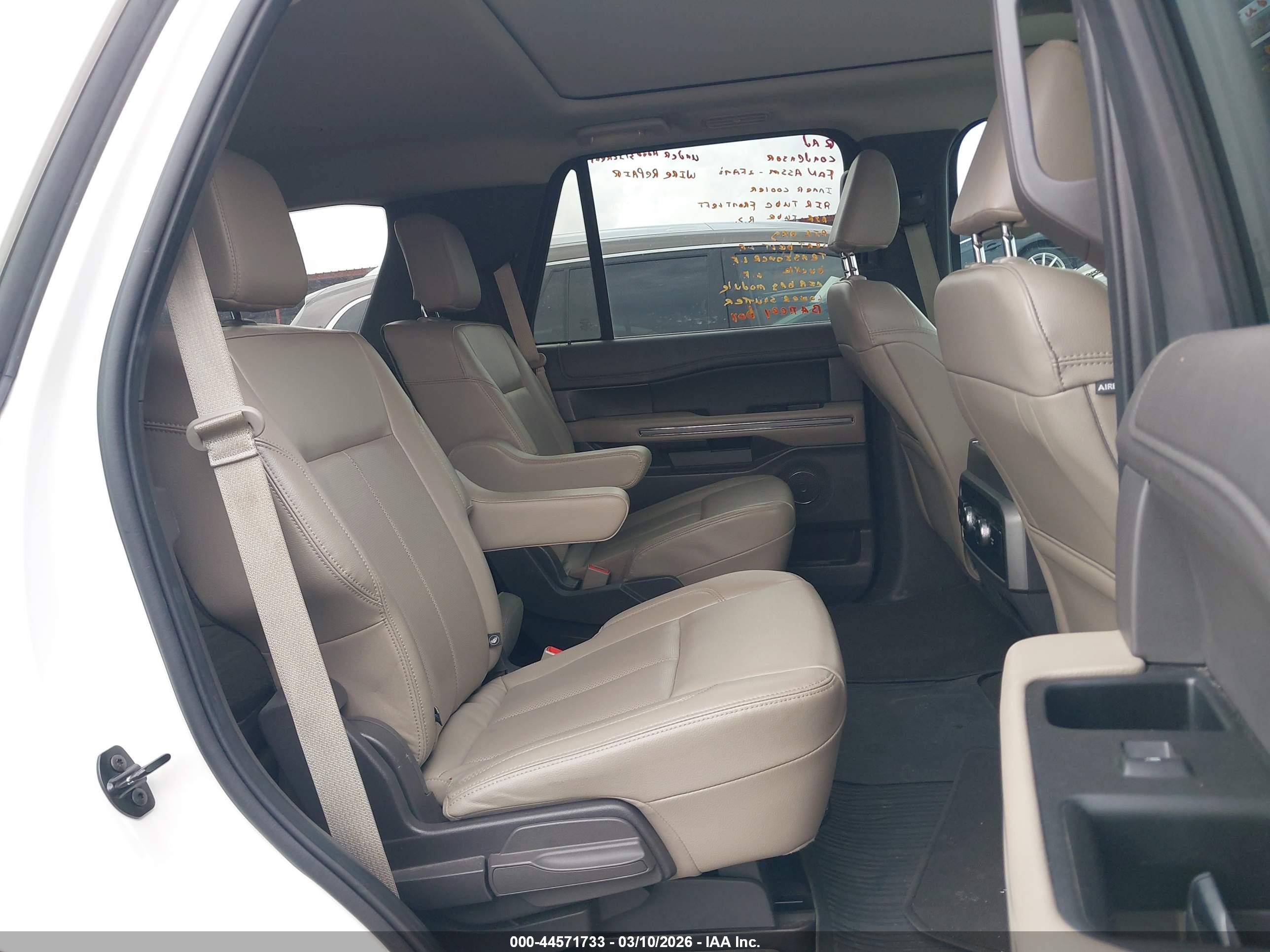 FORD EXPEDITION image 8