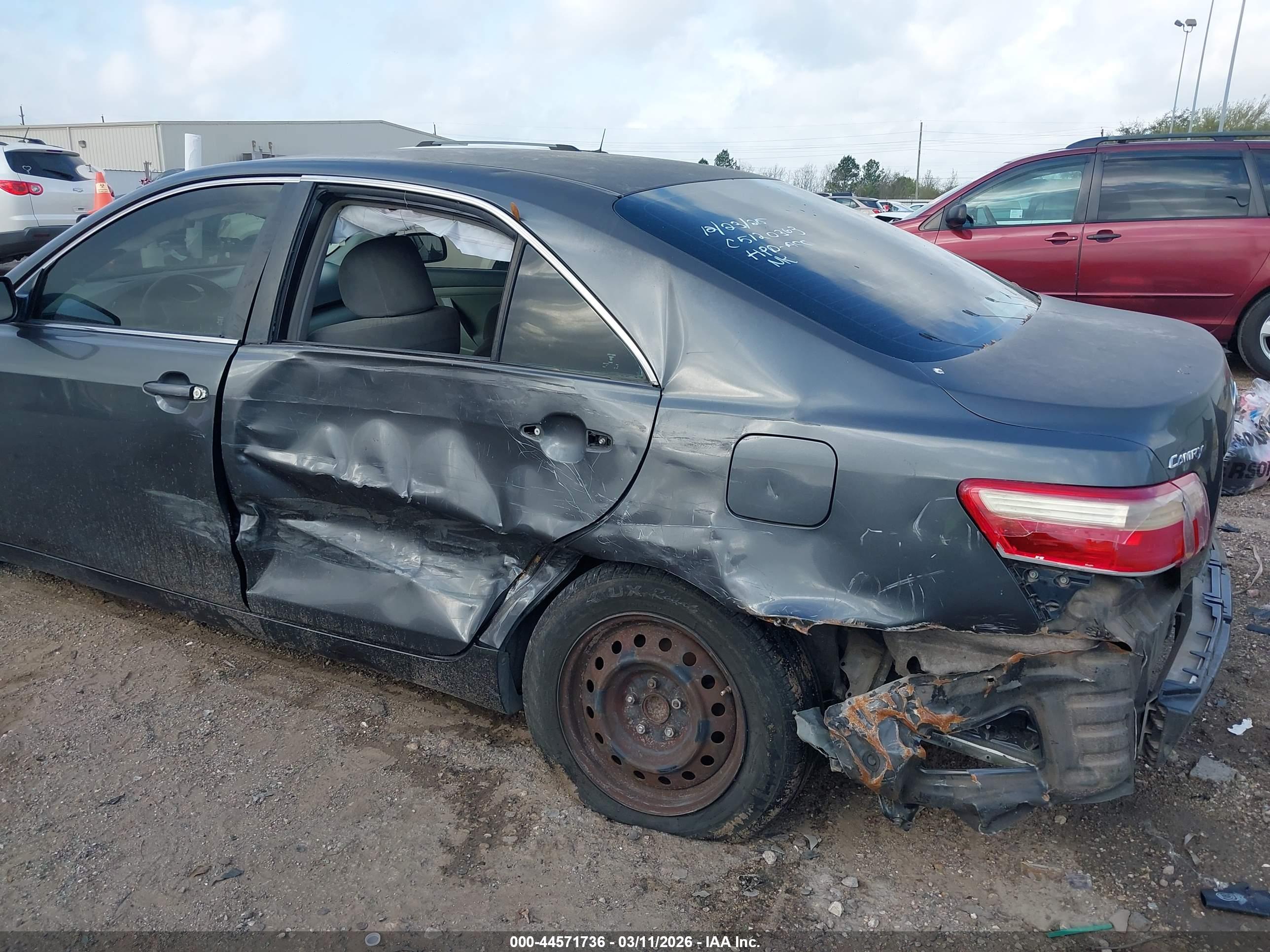 TOYOTA CAMRY image 6