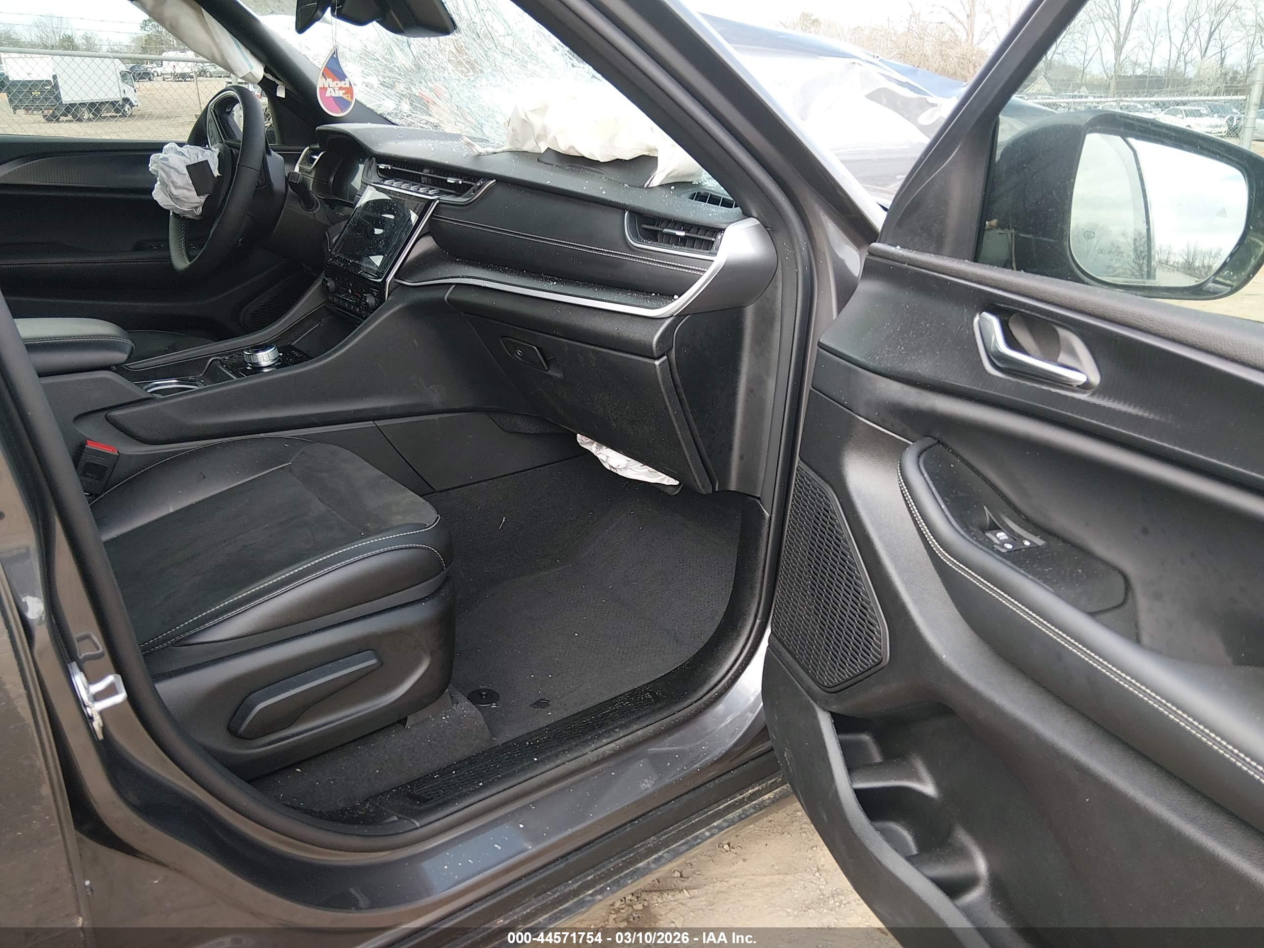 JEEP GRAND image 5