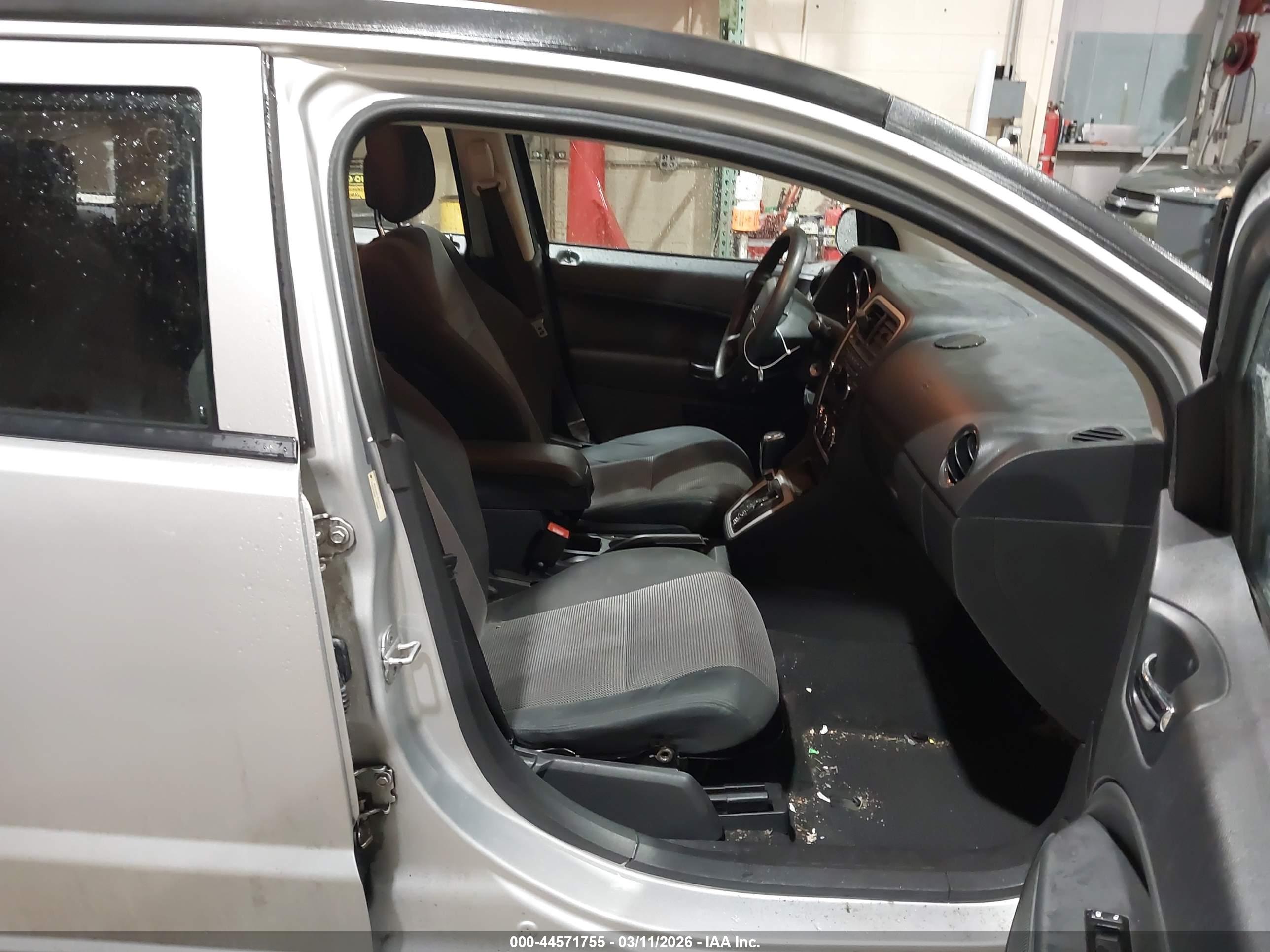 DODGE CALIBER image 5