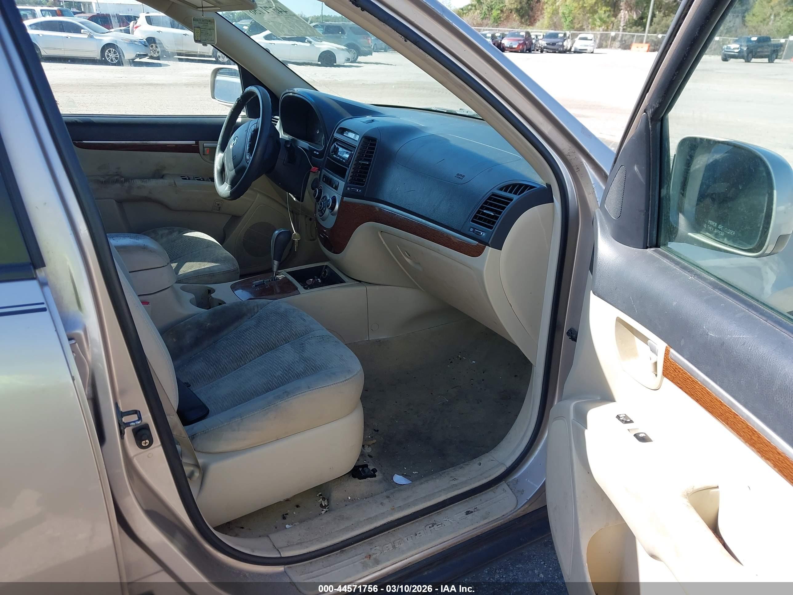 HYUNDAI SANTA image 5