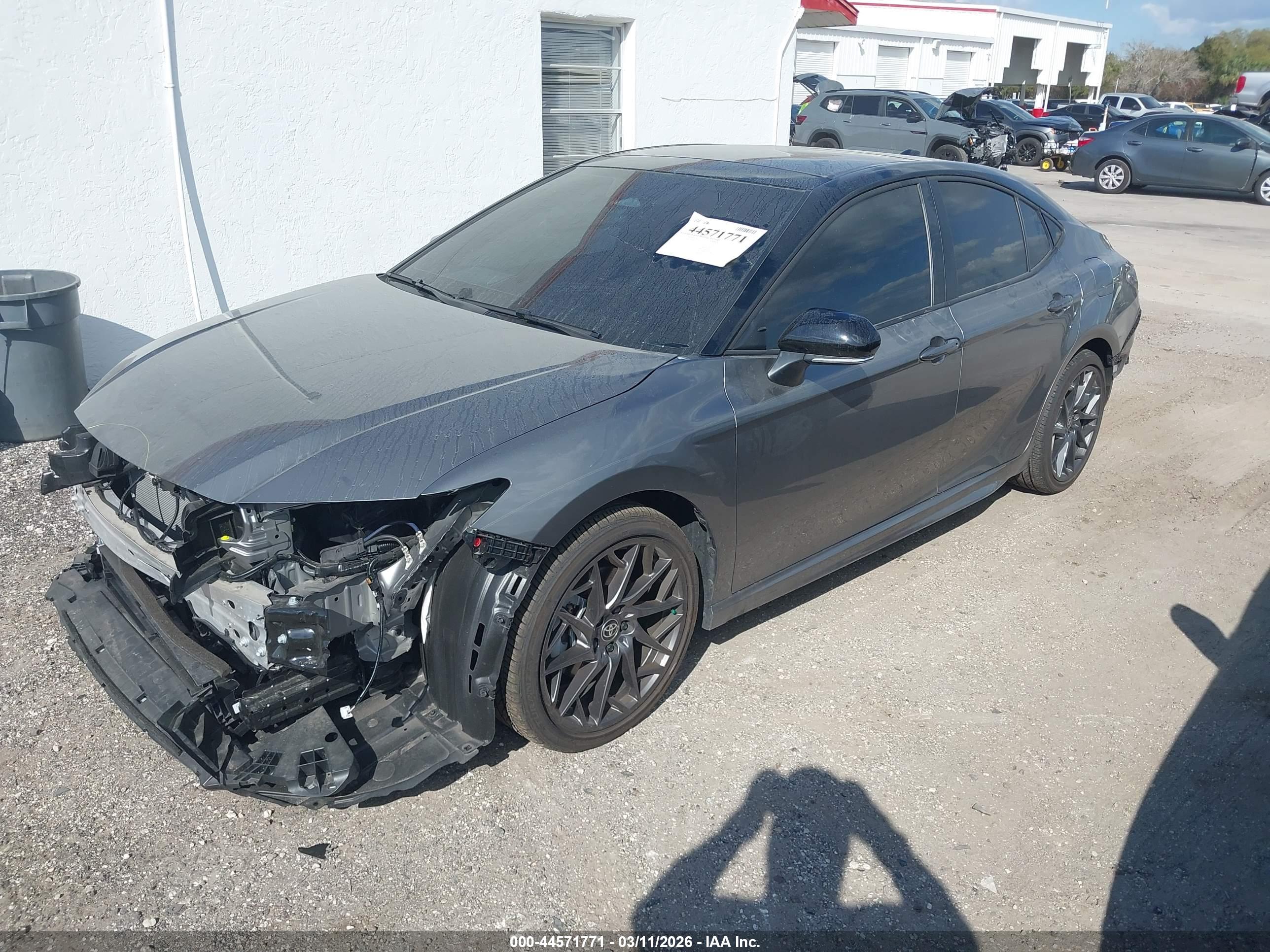 TOYOTA CAMRY image 2
