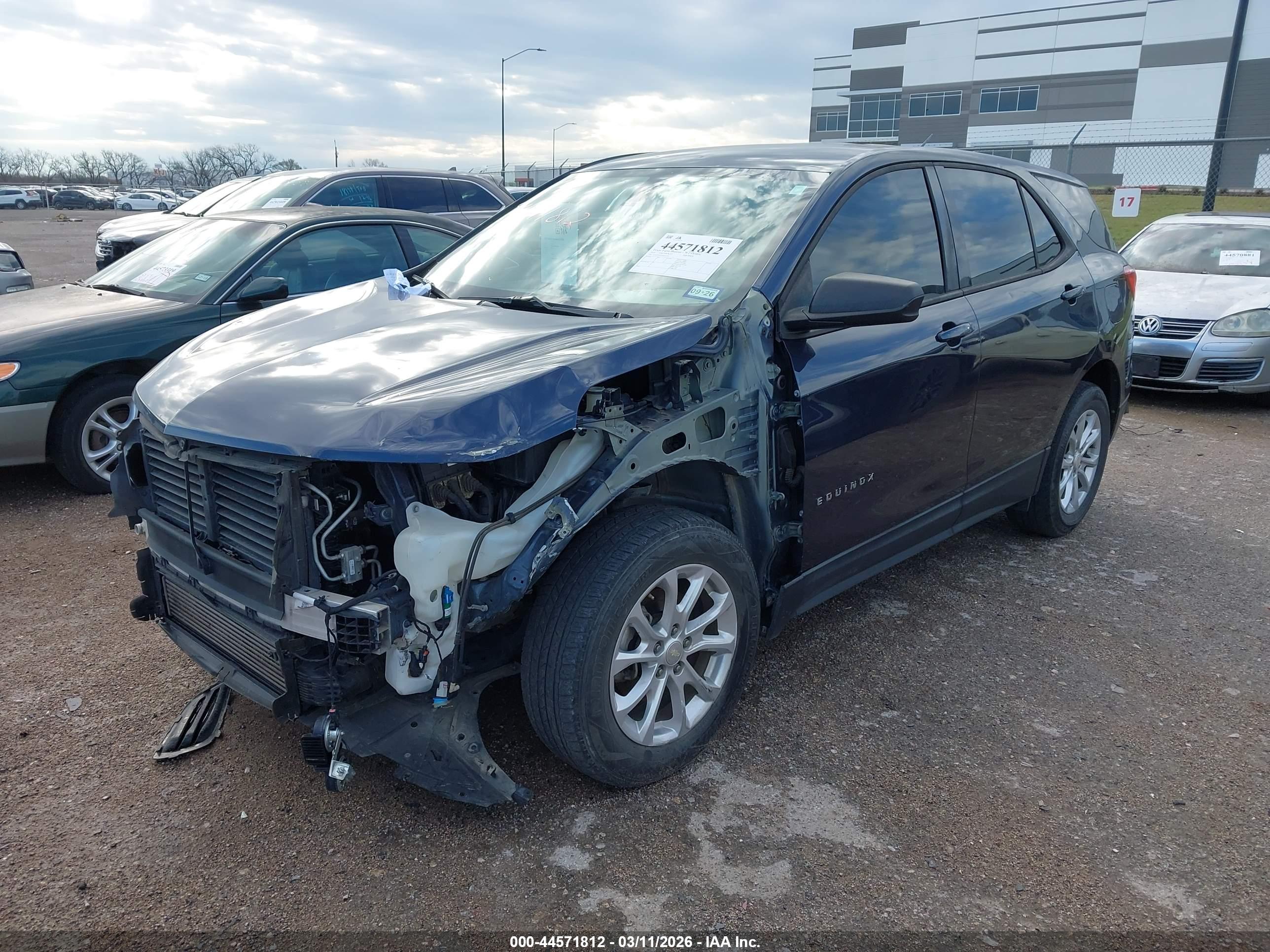 CHEVROLET EQUINOX image 2
