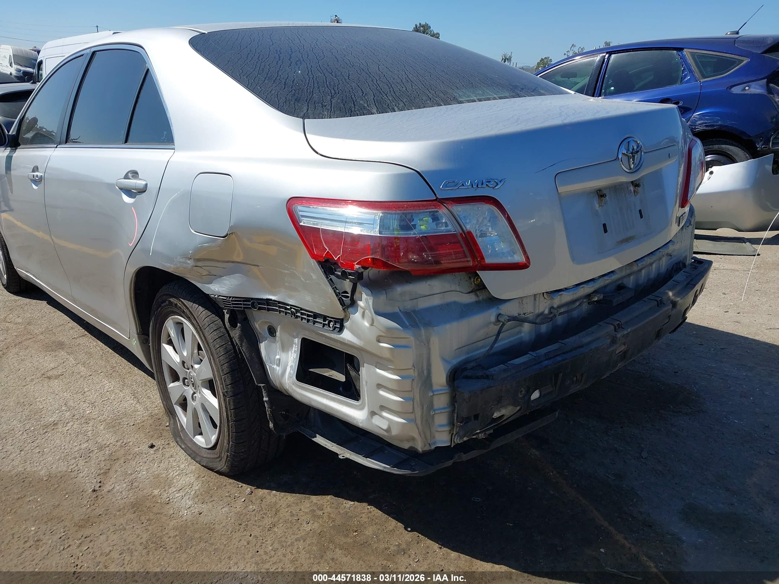 TOYOTA CAMRY image 6