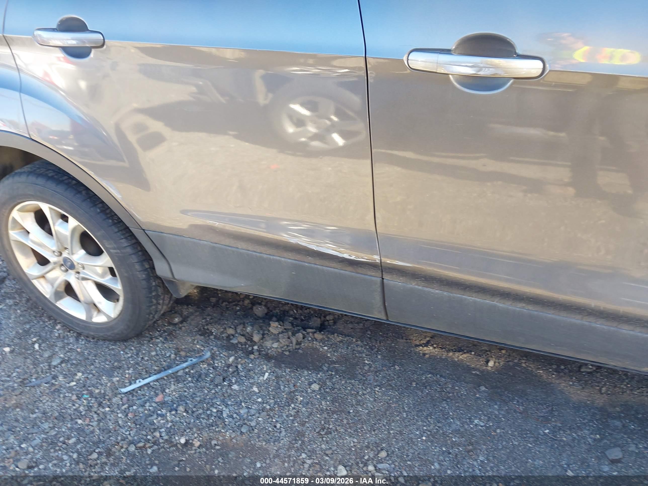 FORD ESCAPE image 6