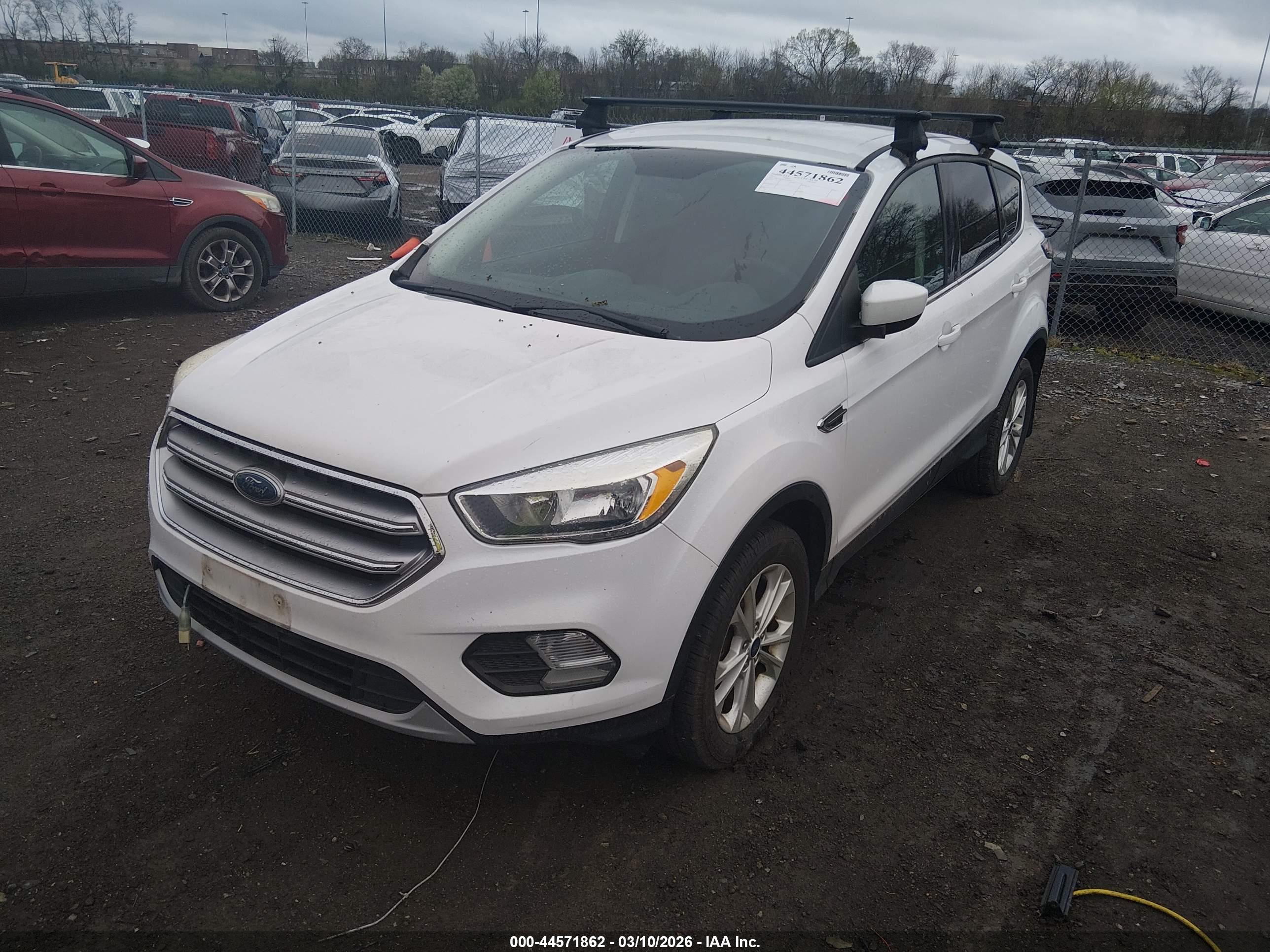 FORD ESCAPE image 2