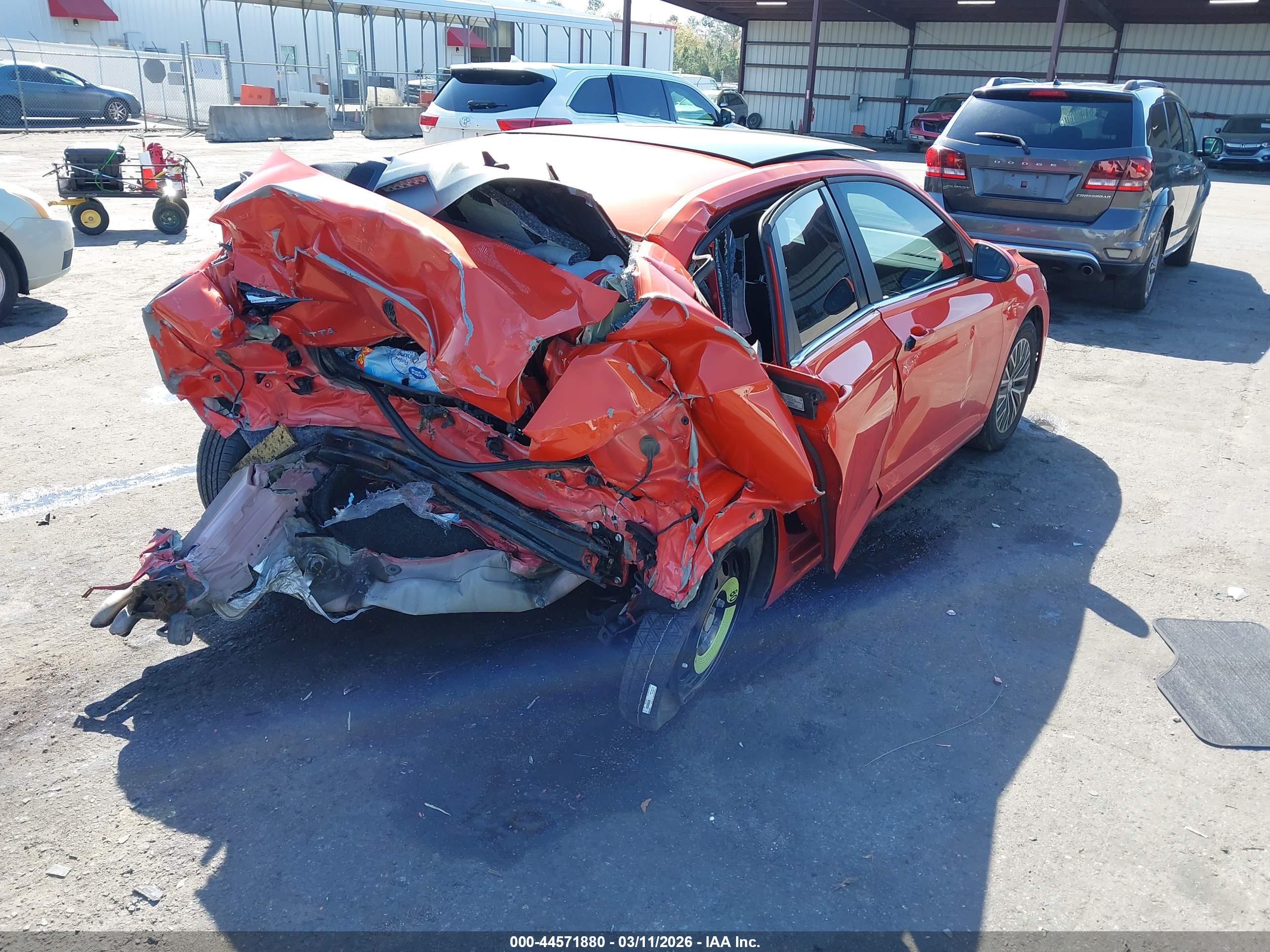 VOLKSWAGEN JETTA image 4
