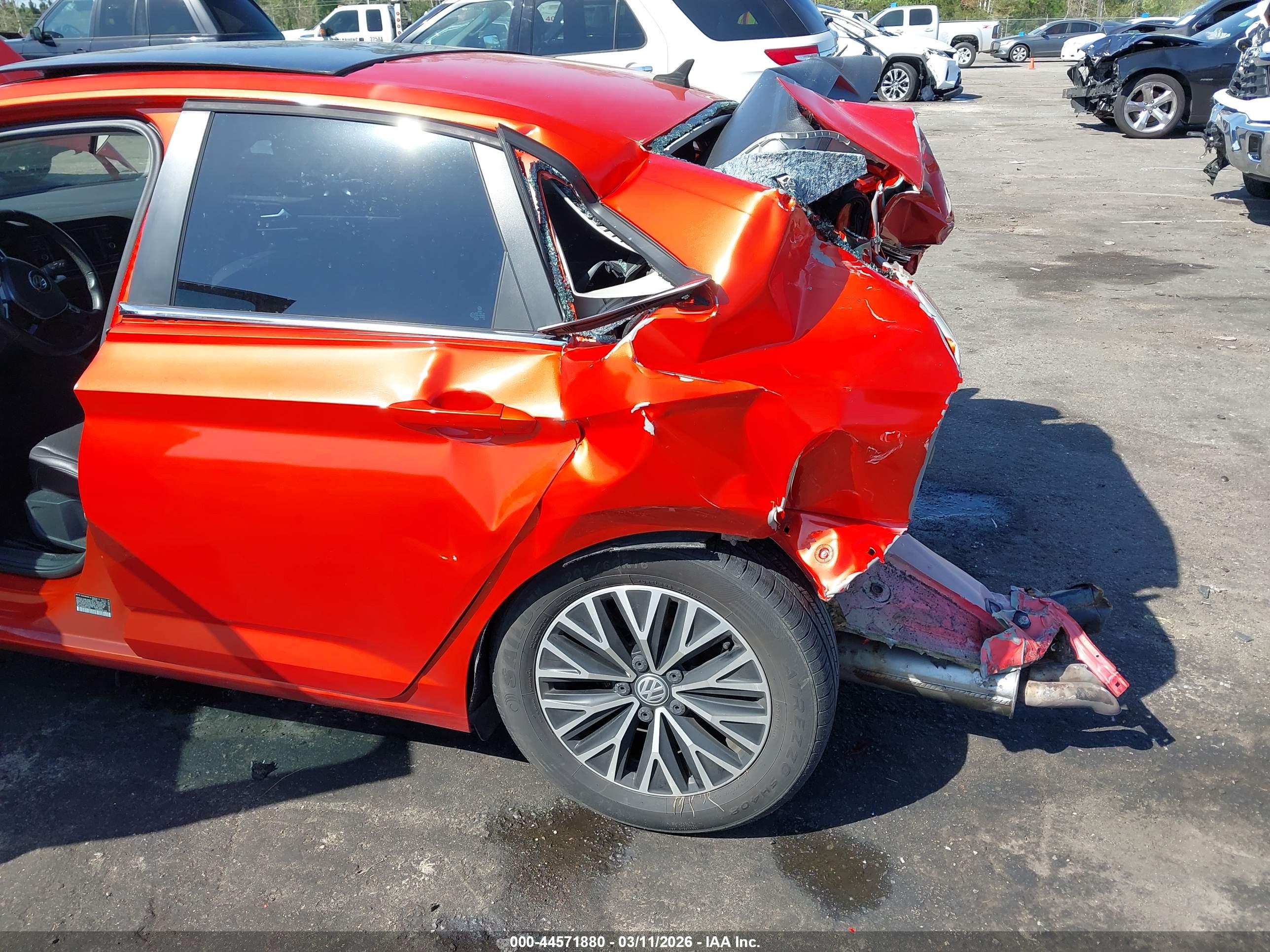 VOLKSWAGEN JETTA image 6