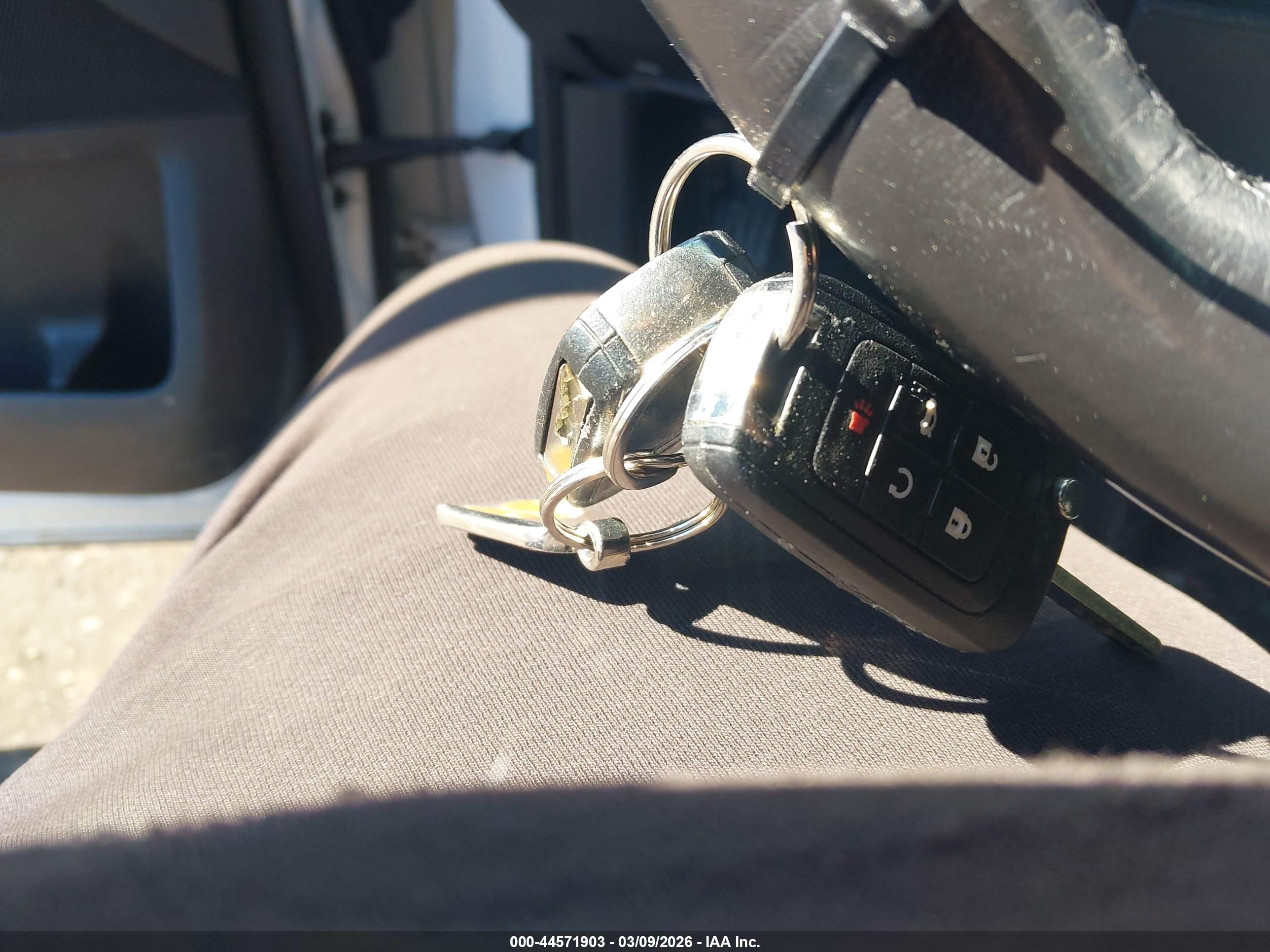 CHEVROLET EQUINOX image 11
