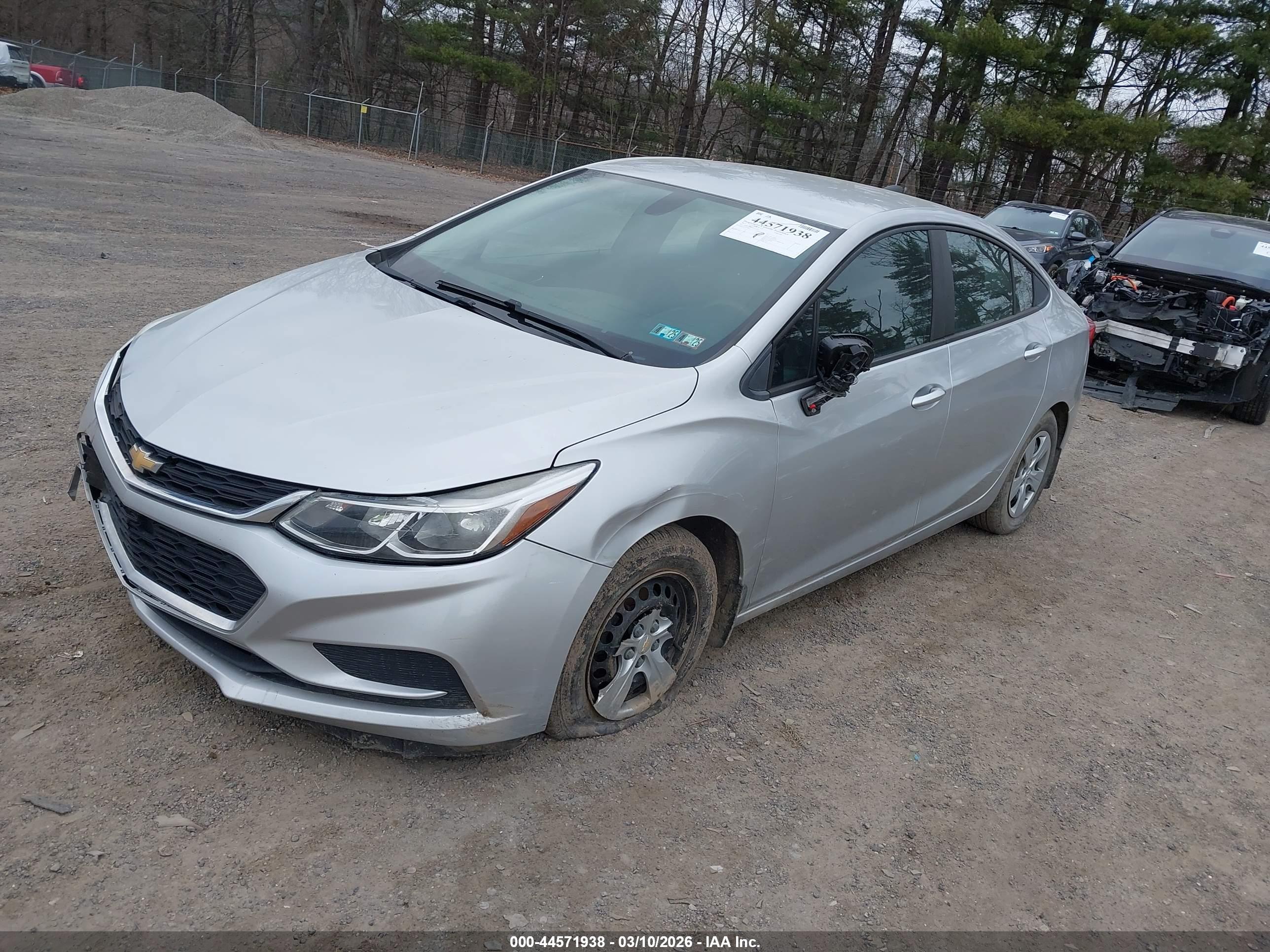CHEVROLET CRUZE image 2