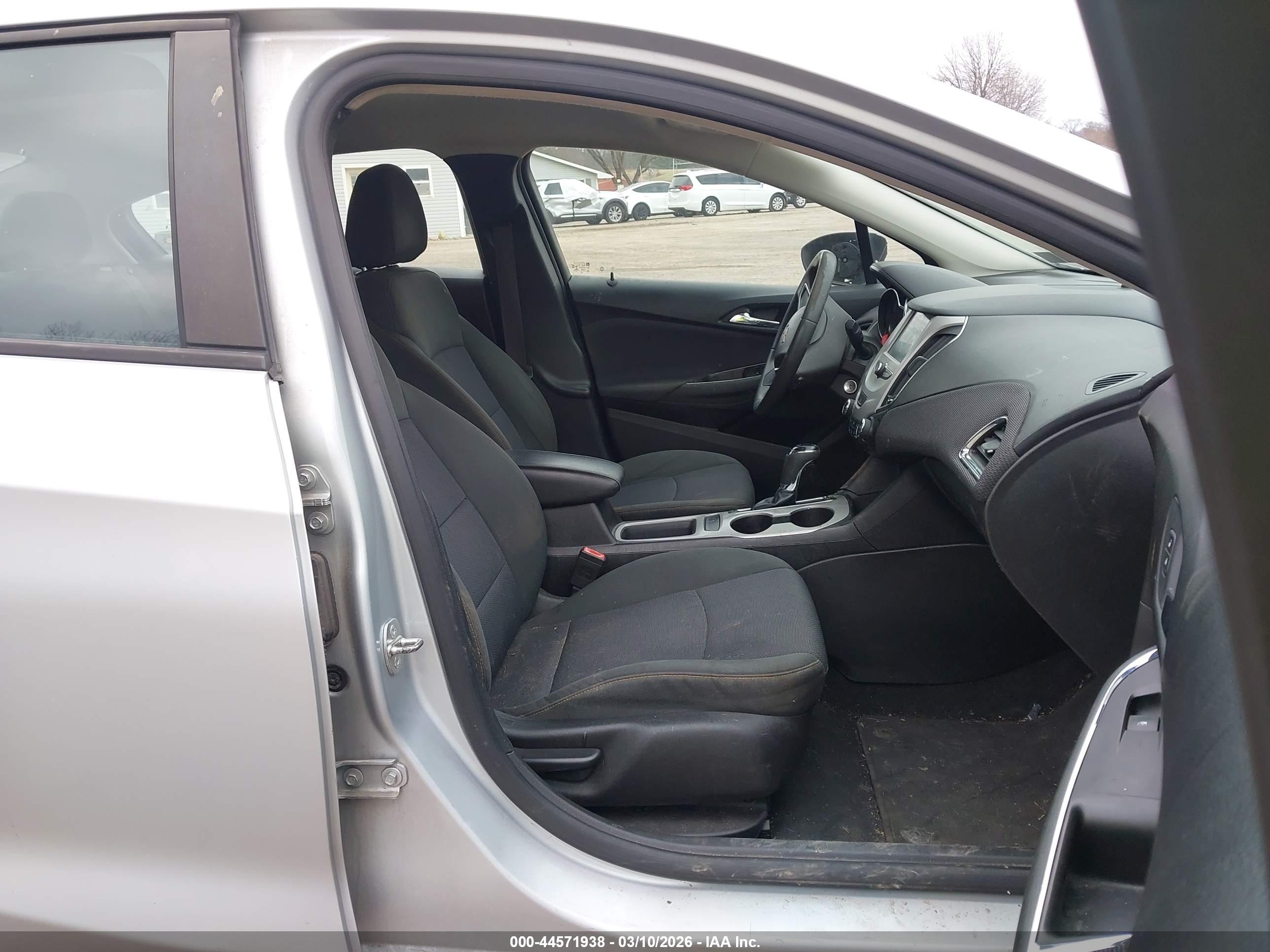 CHEVROLET CRUZE image 5