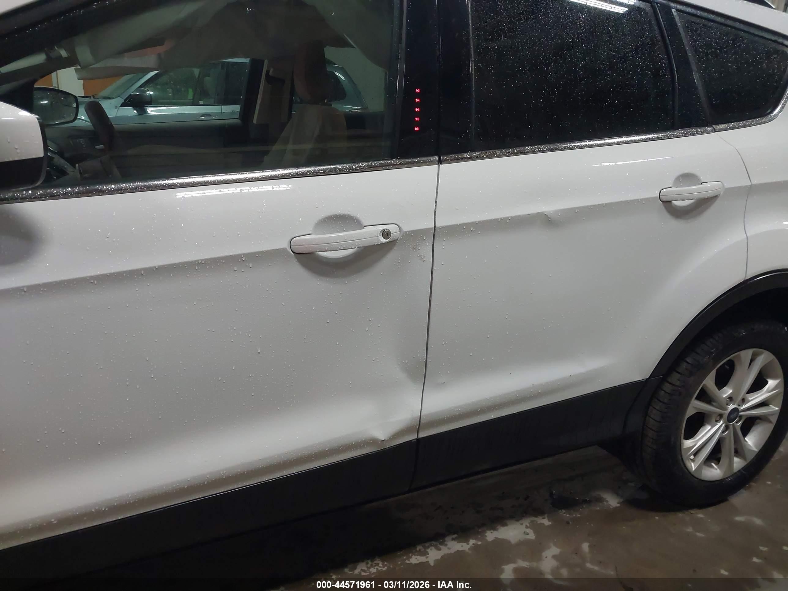 FORD ESCAPE image 6
