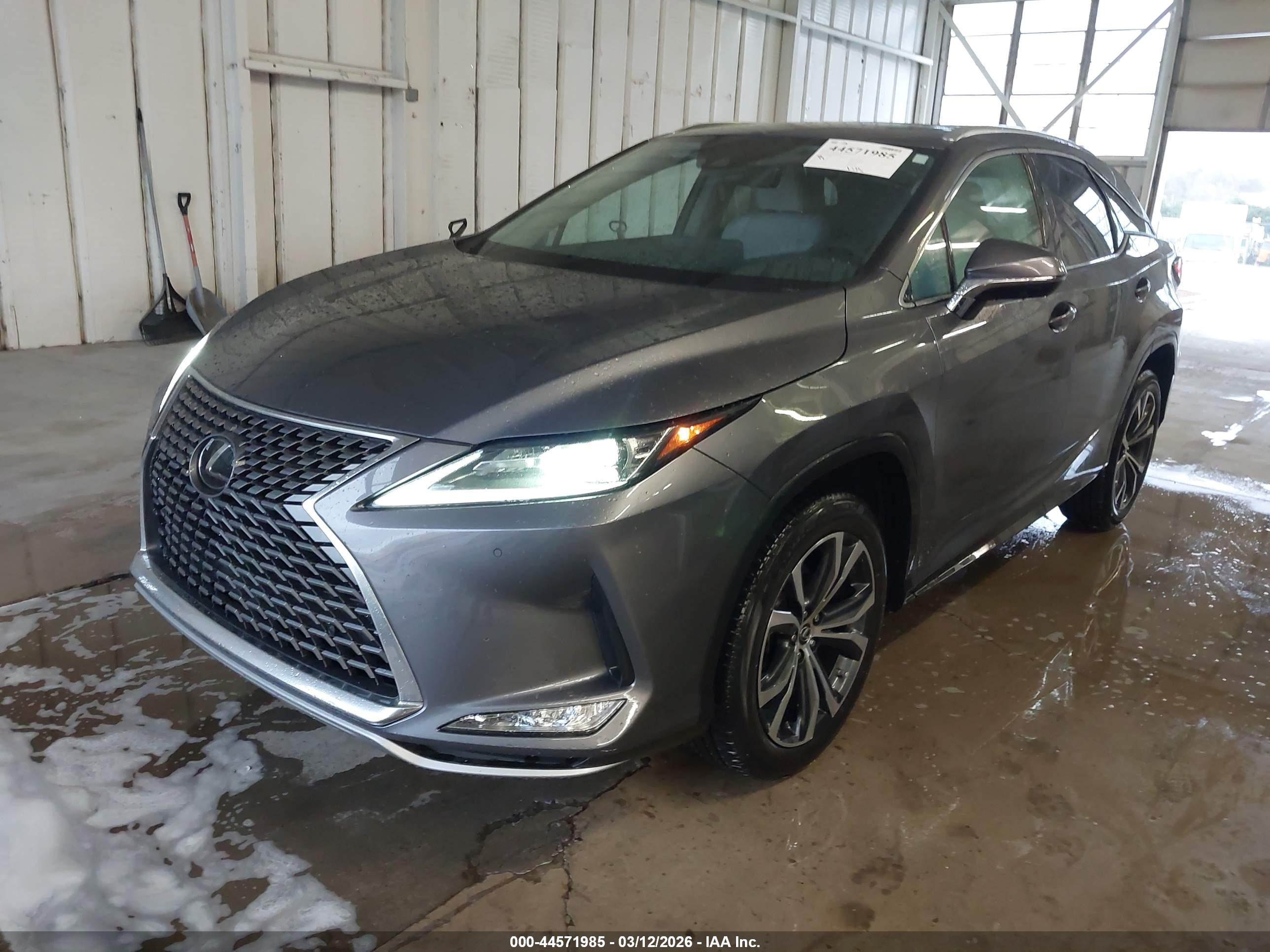 LEXUS RX image 2