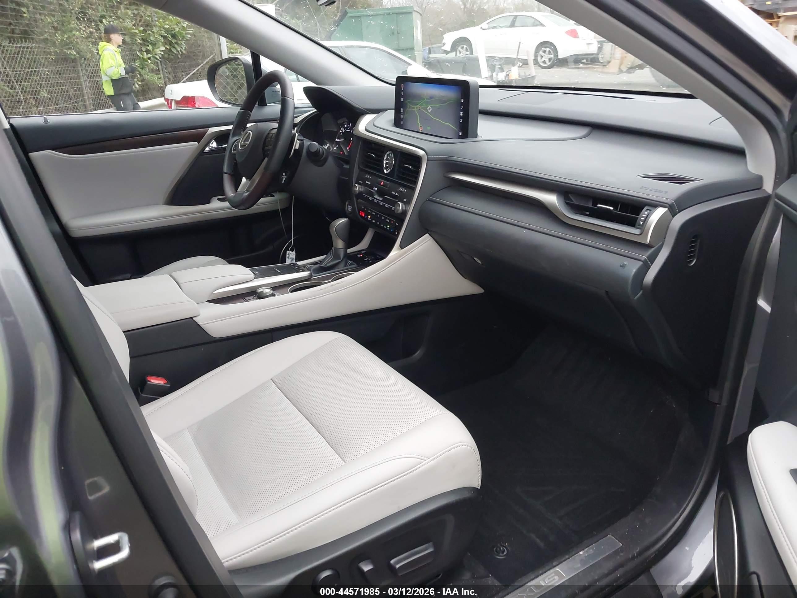 LEXUS RX image 5