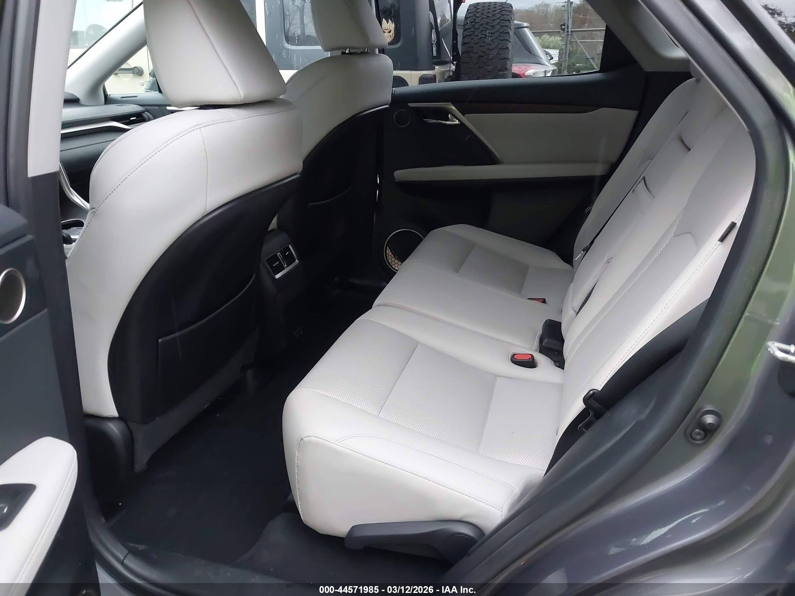 LEXUS RX image 8