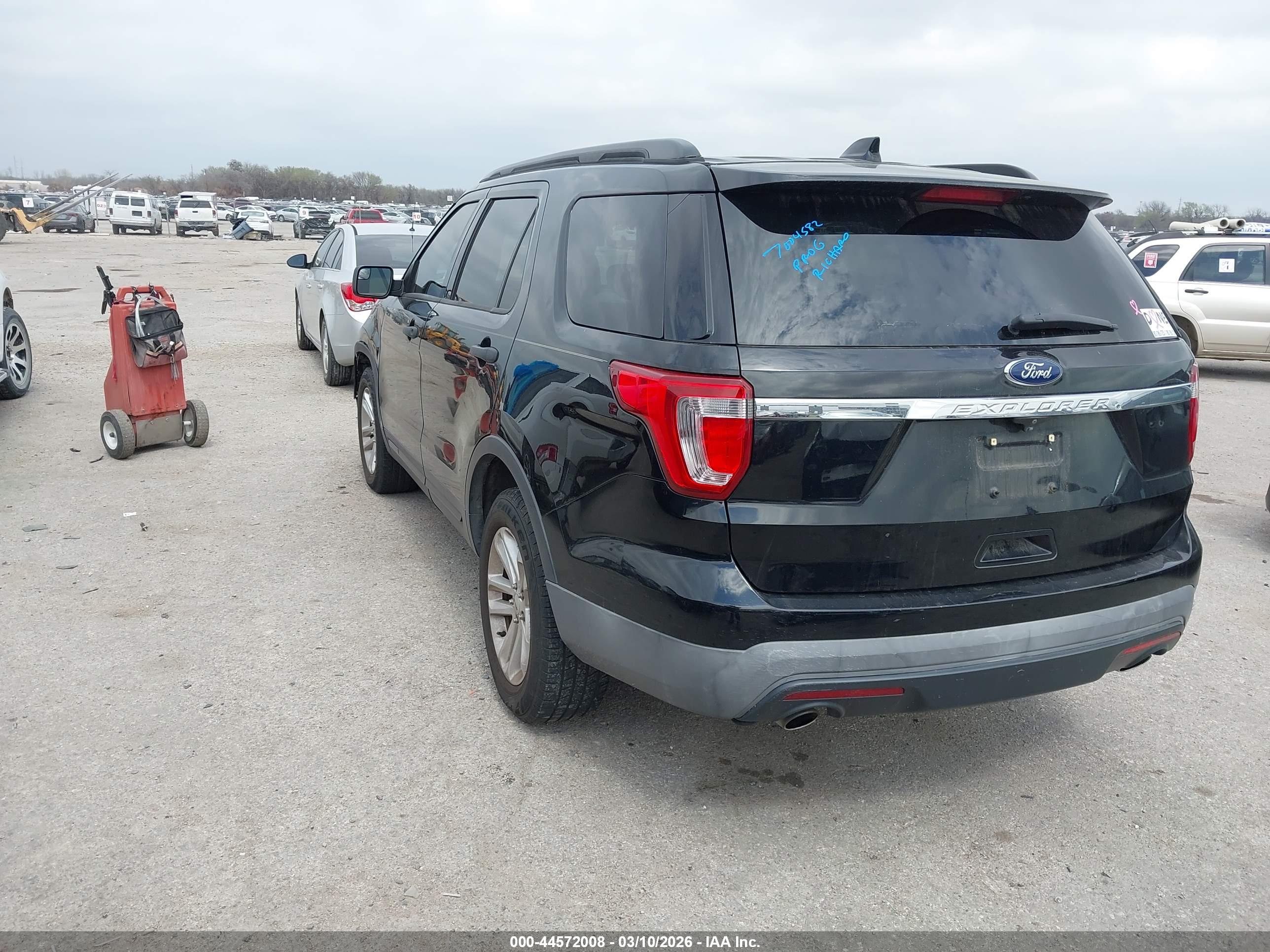 FORD EXPLORER image 3