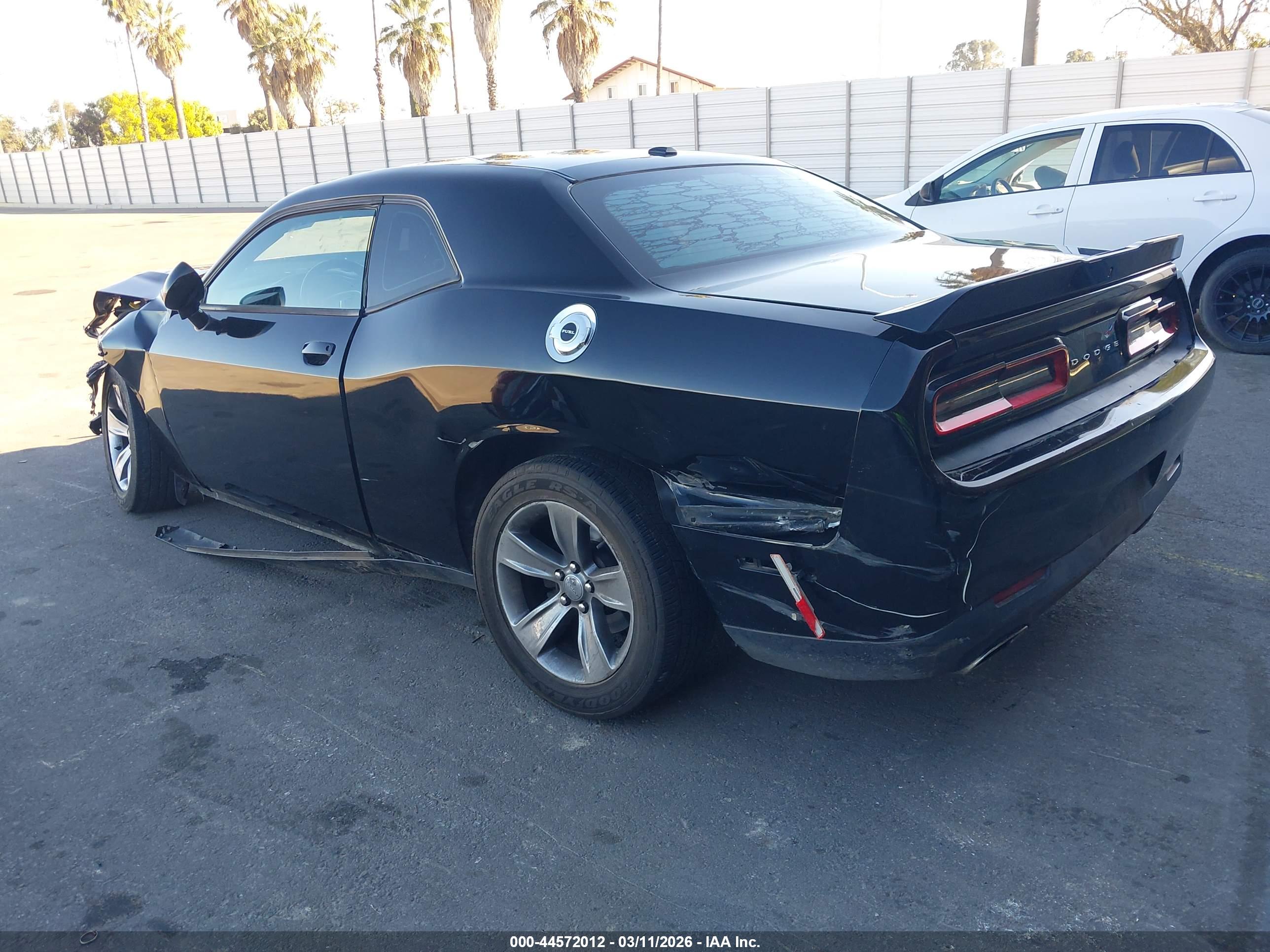 DODGE CHALLENGER image 3