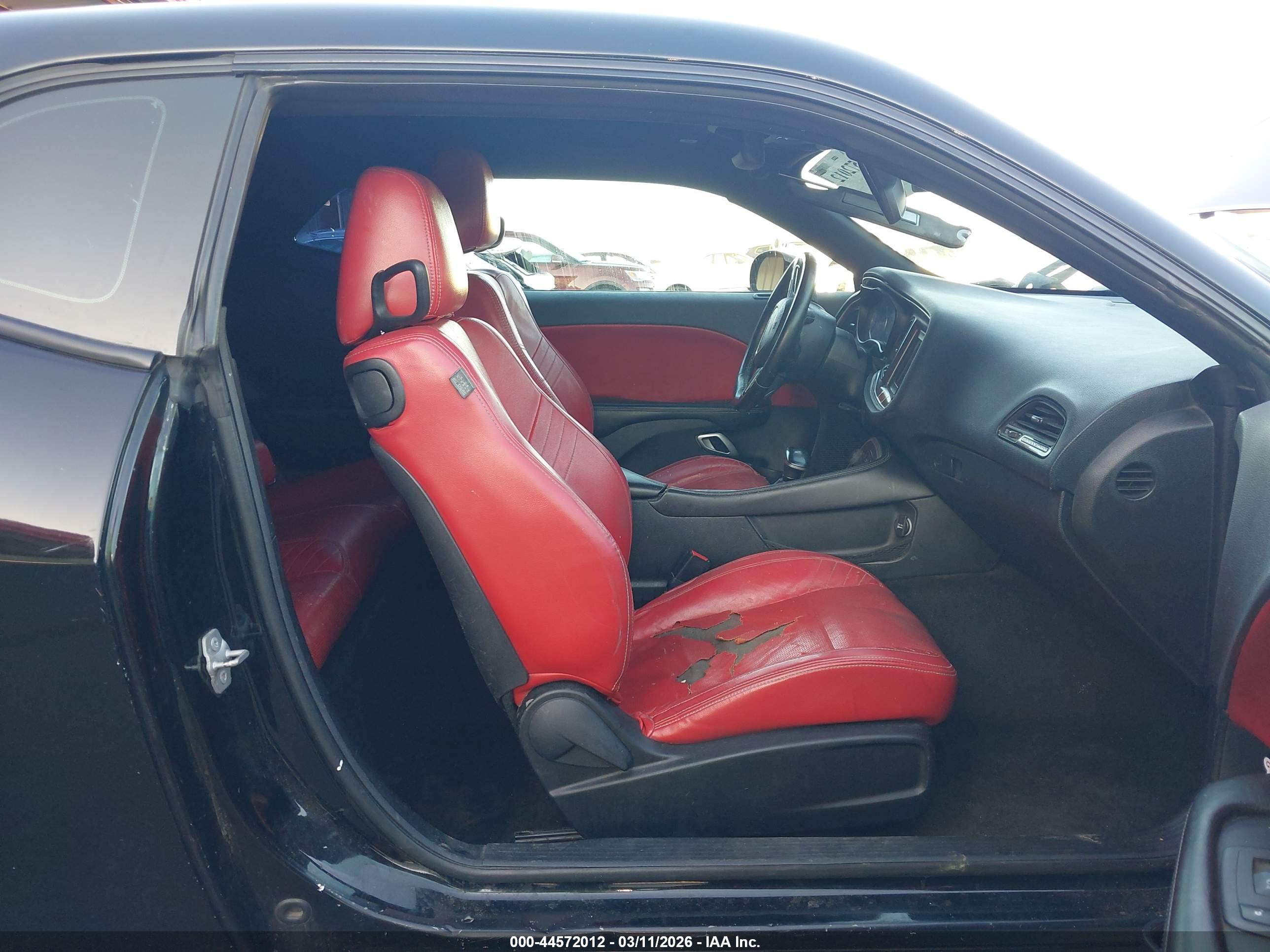 DODGE CHALLENGER image 5