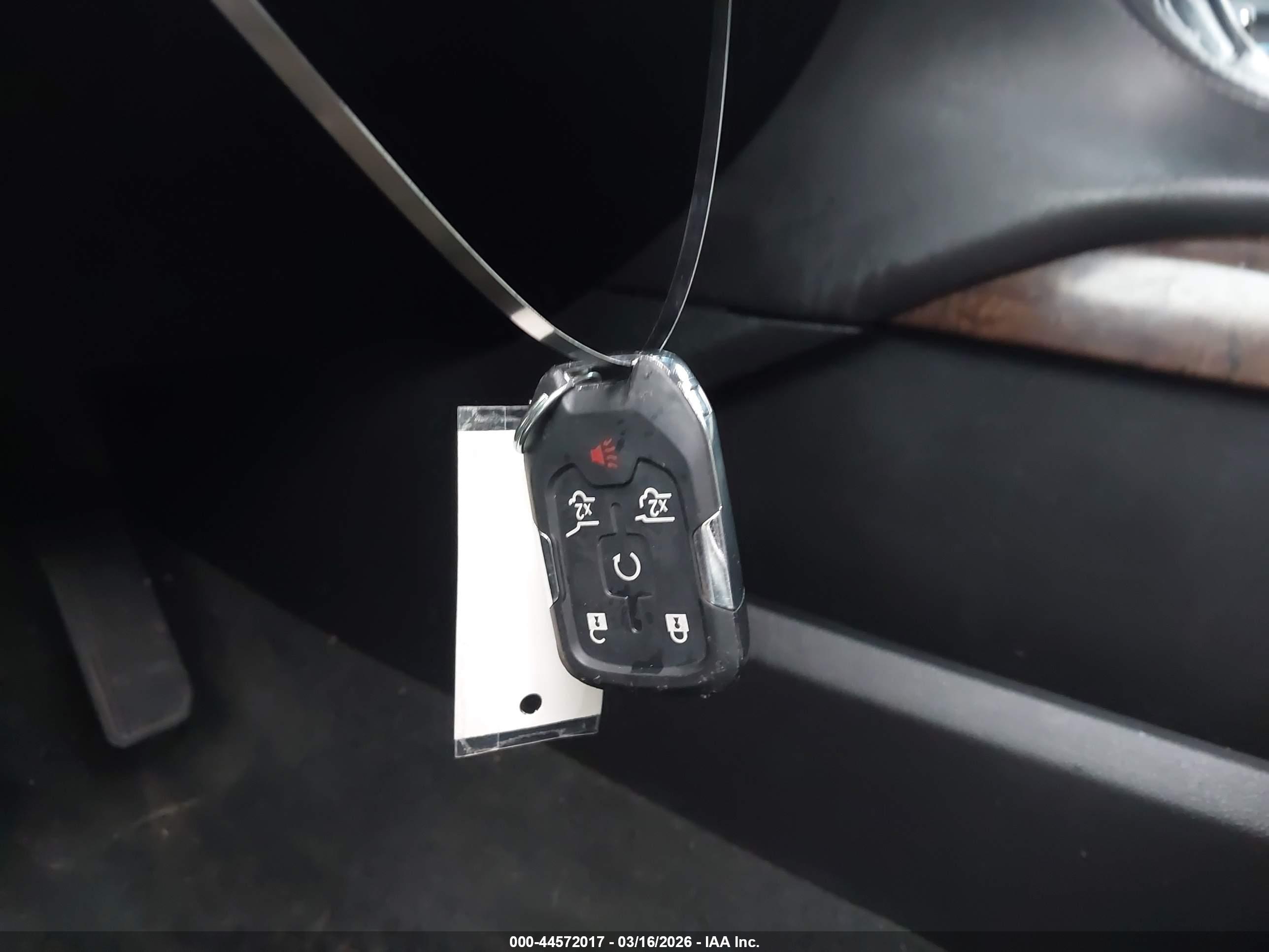 CHEVROLET SUBURBAN image 11