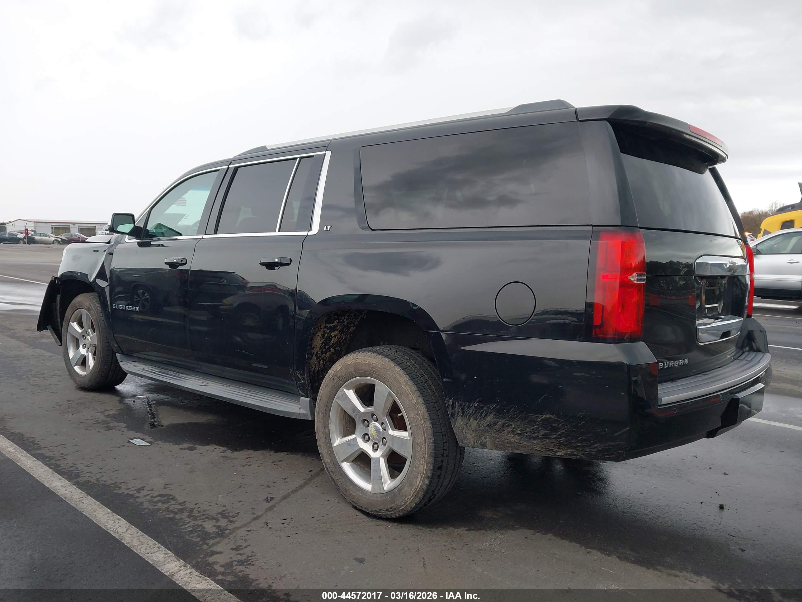 CHEVROLET SUBURBAN image 3