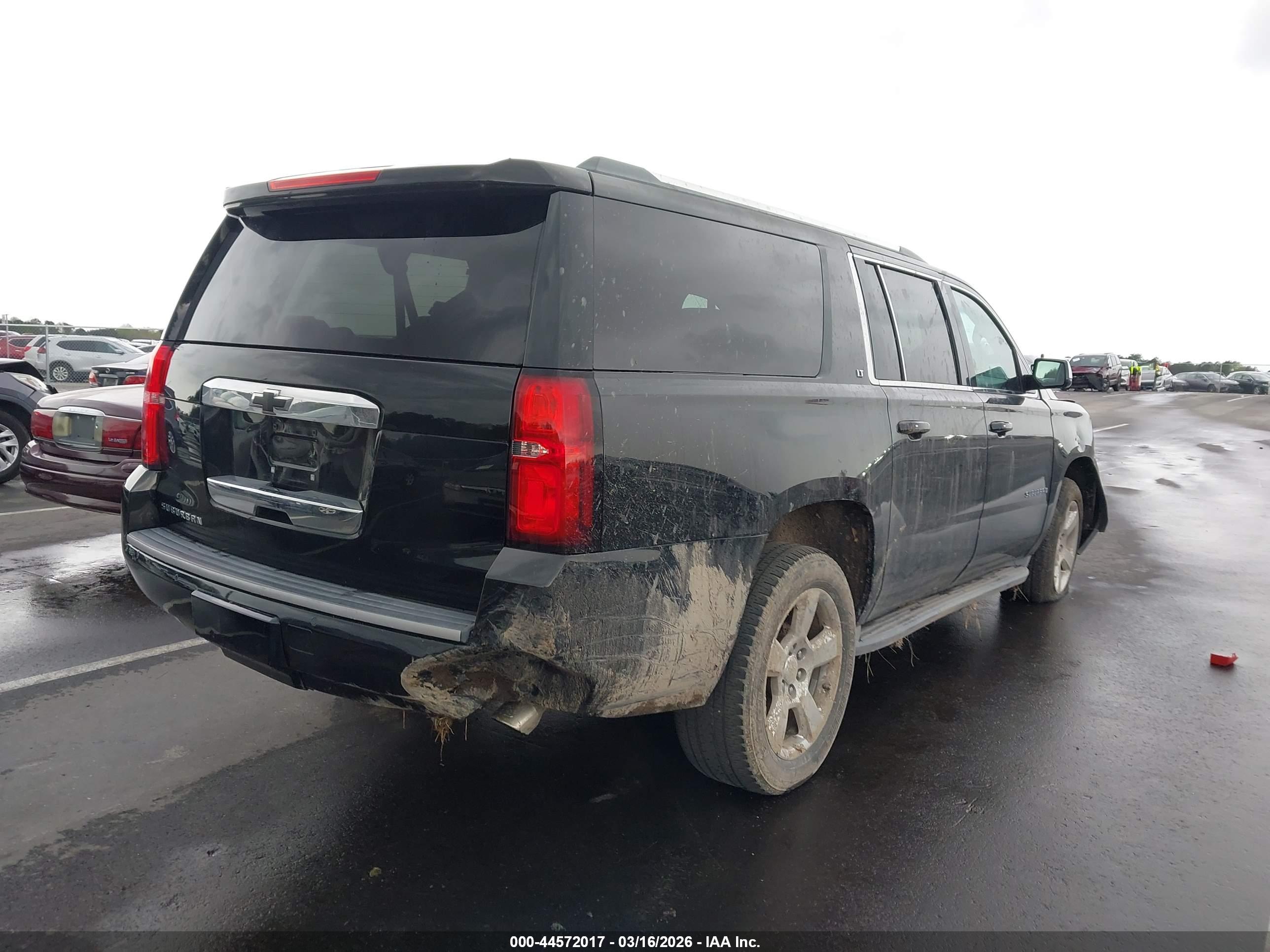 CHEVROLET SUBURBAN image 4