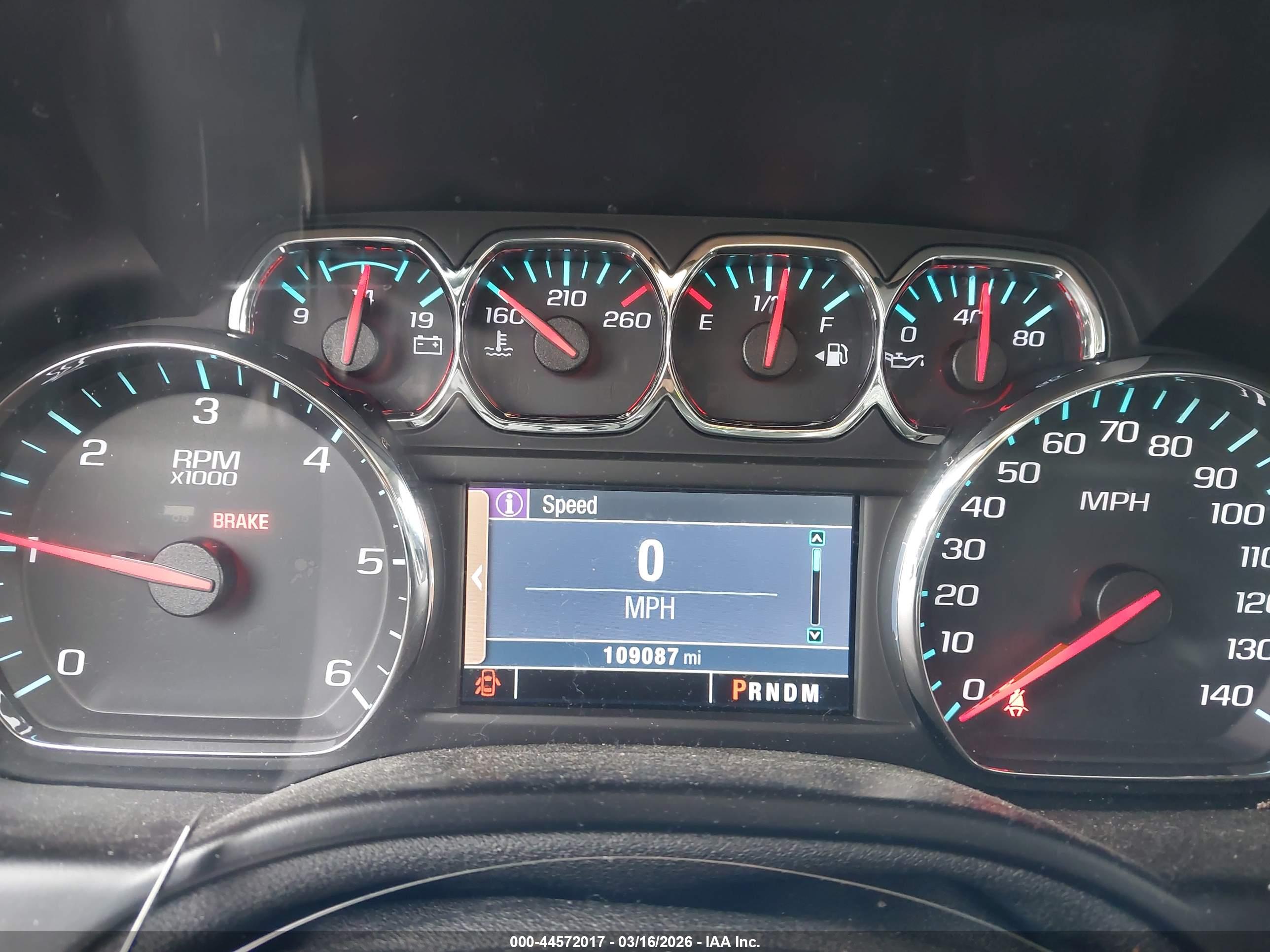 CHEVROLET SUBURBAN image 7