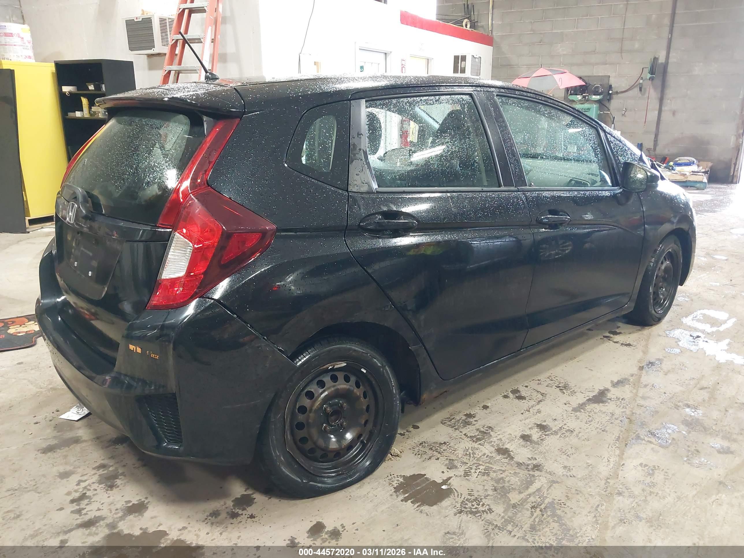 HONDA FIT image 4