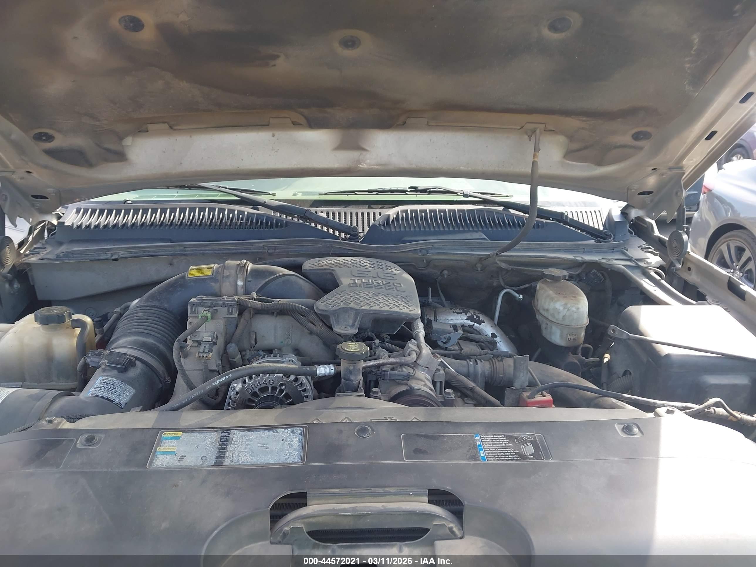 CHEVROLET SILVERADO image 10