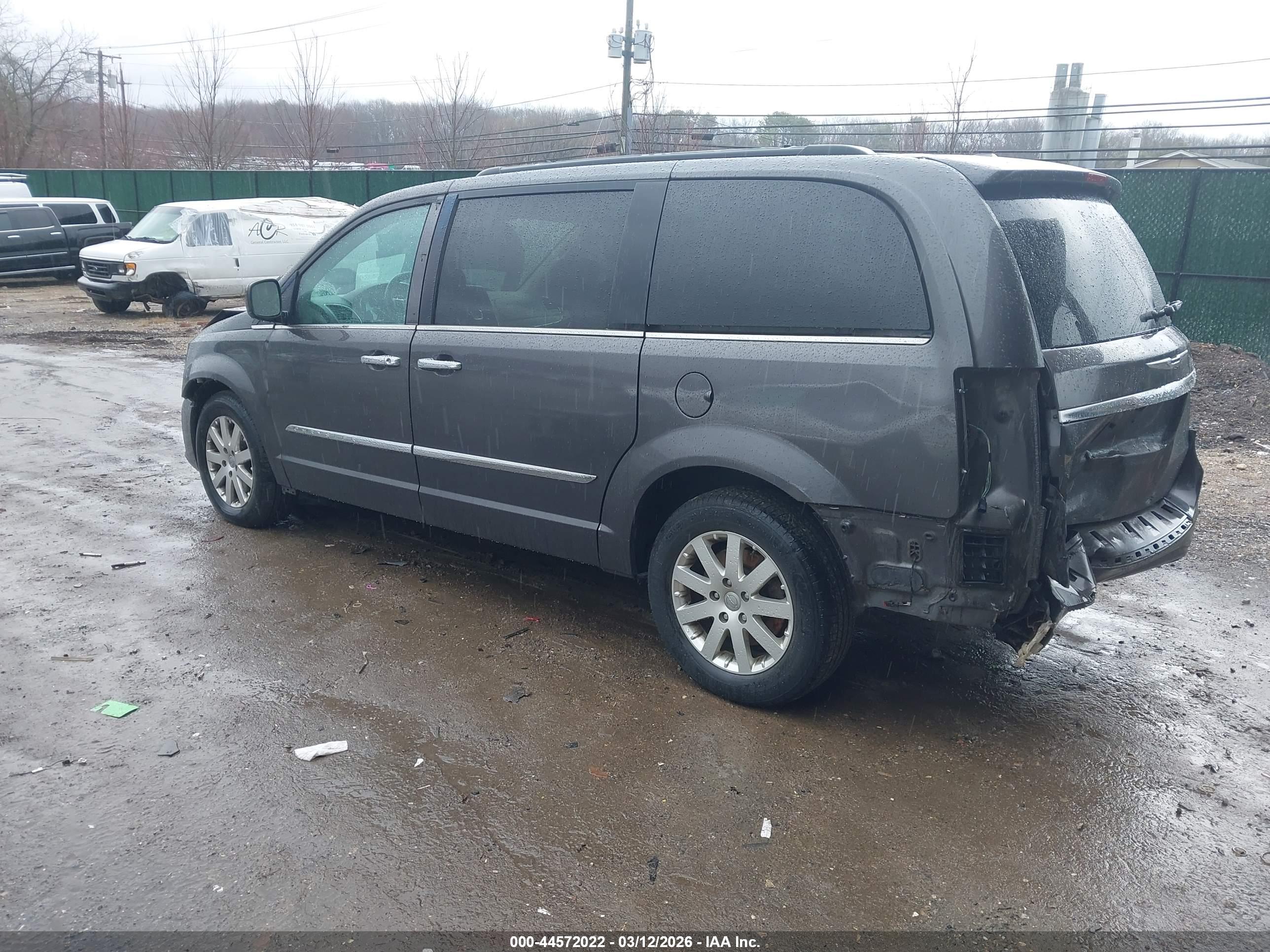 CHRYSLER TOWN image 3