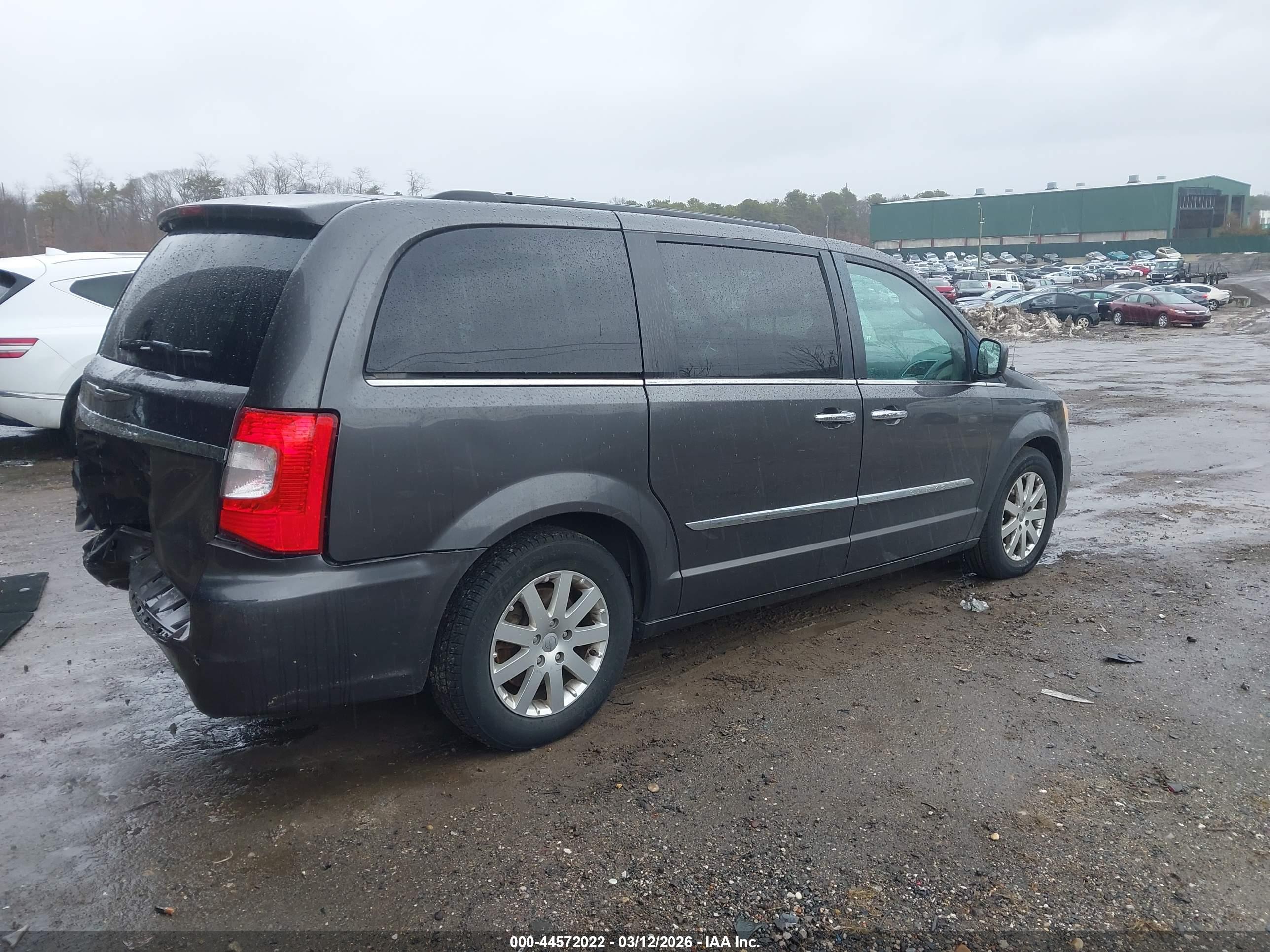 CHRYSLER TOWN image 4