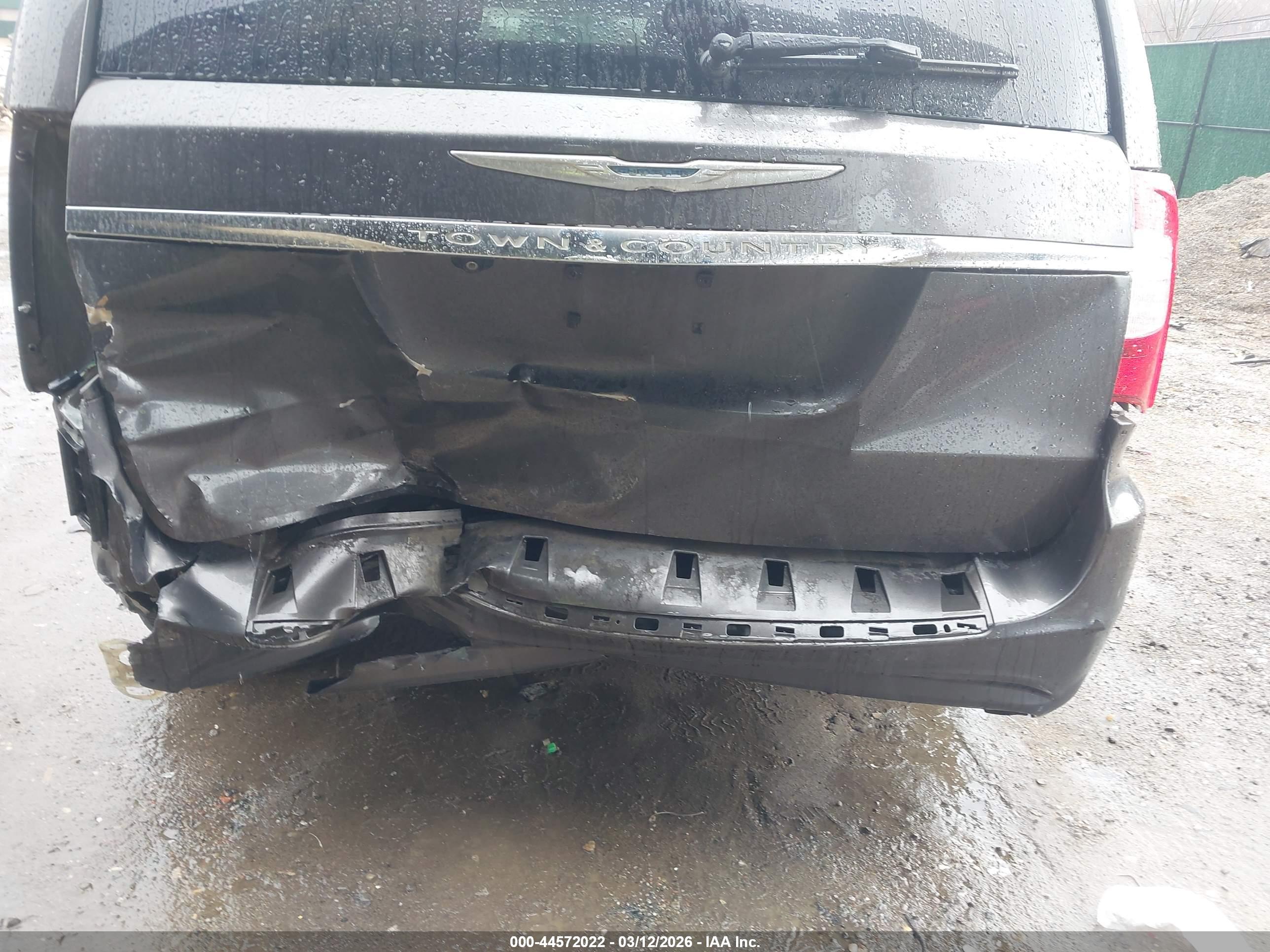 CHRYSLER TOWN image 6
