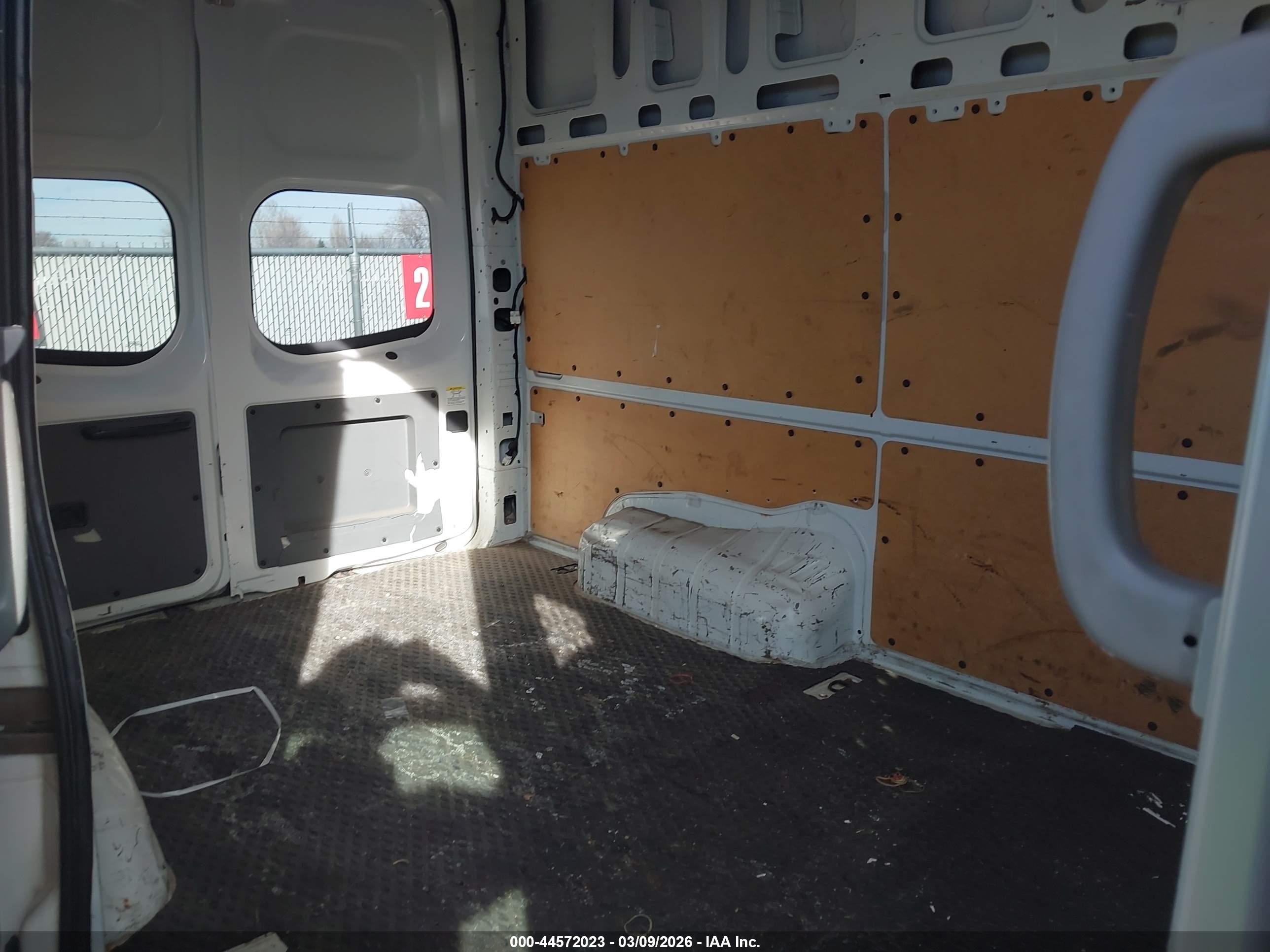 NISSAN NV image 8
