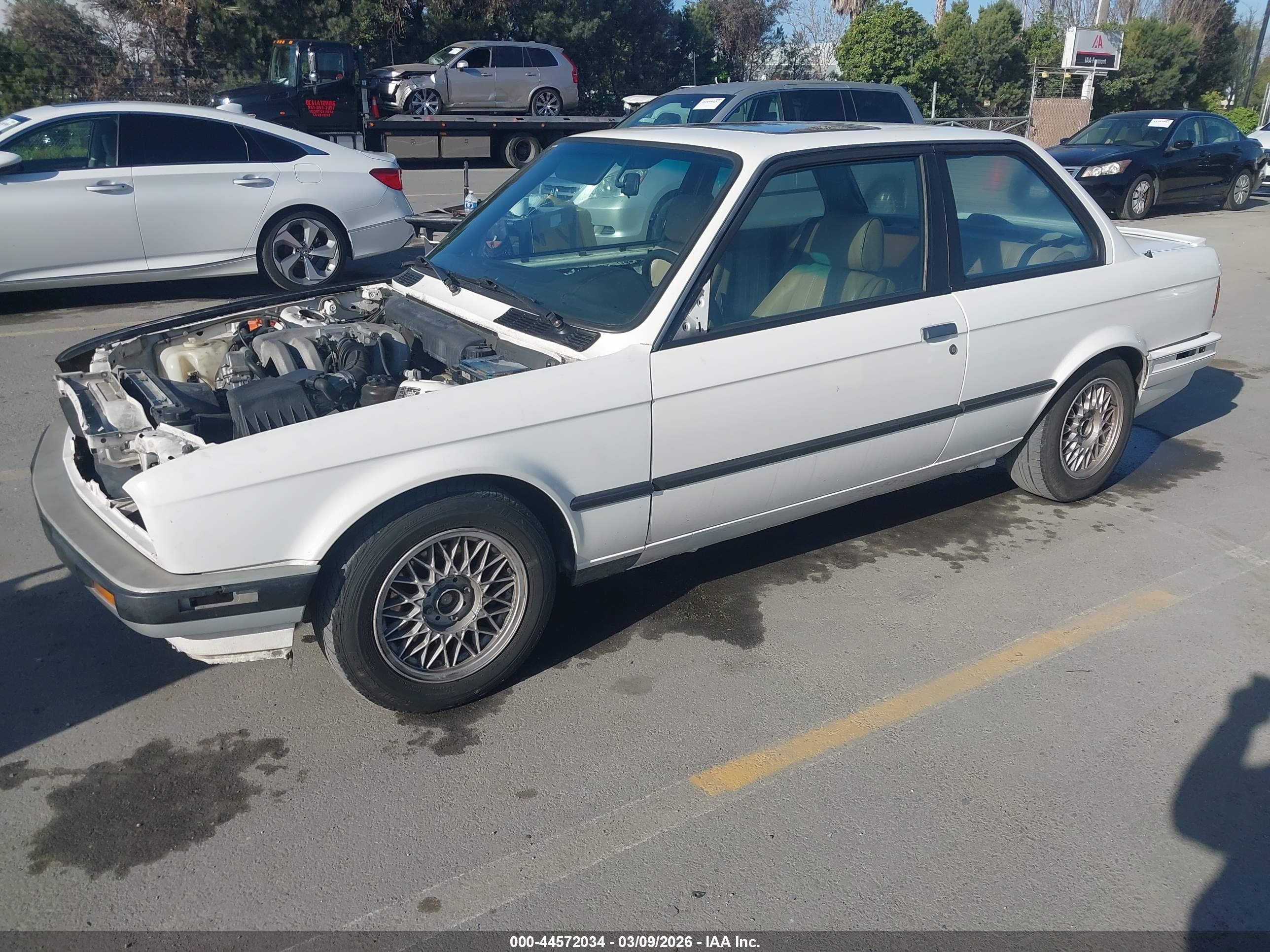 BMW 318 image 2