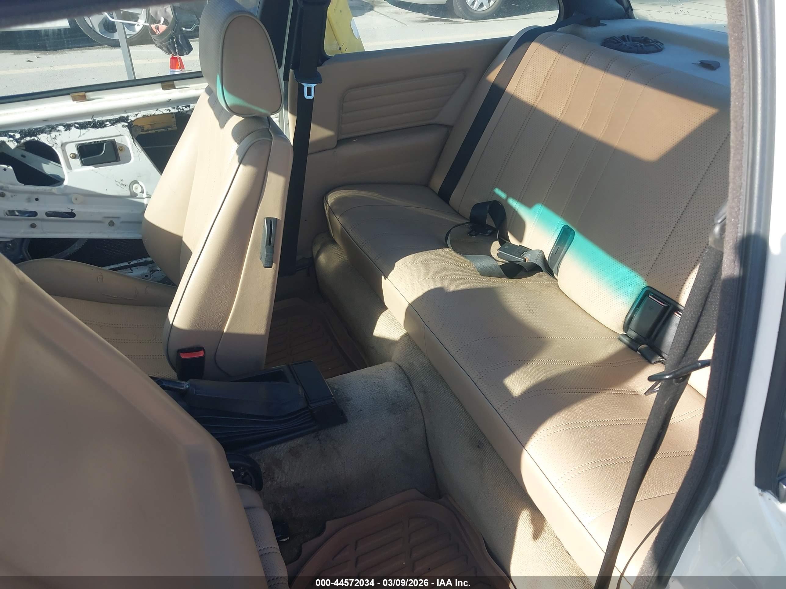 BMW 318 image 8