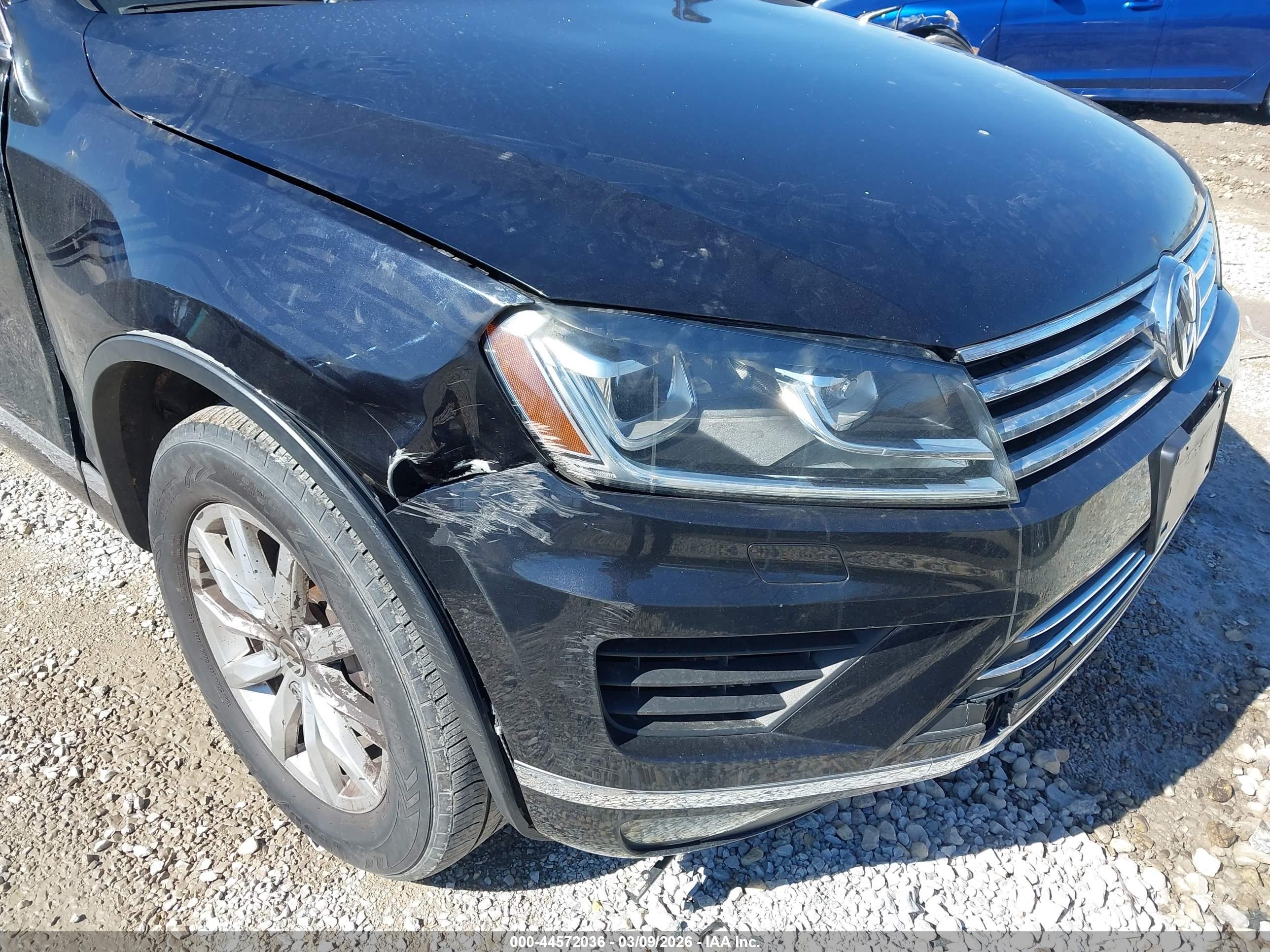 VOLKSWAGEN TOUAREG image 6