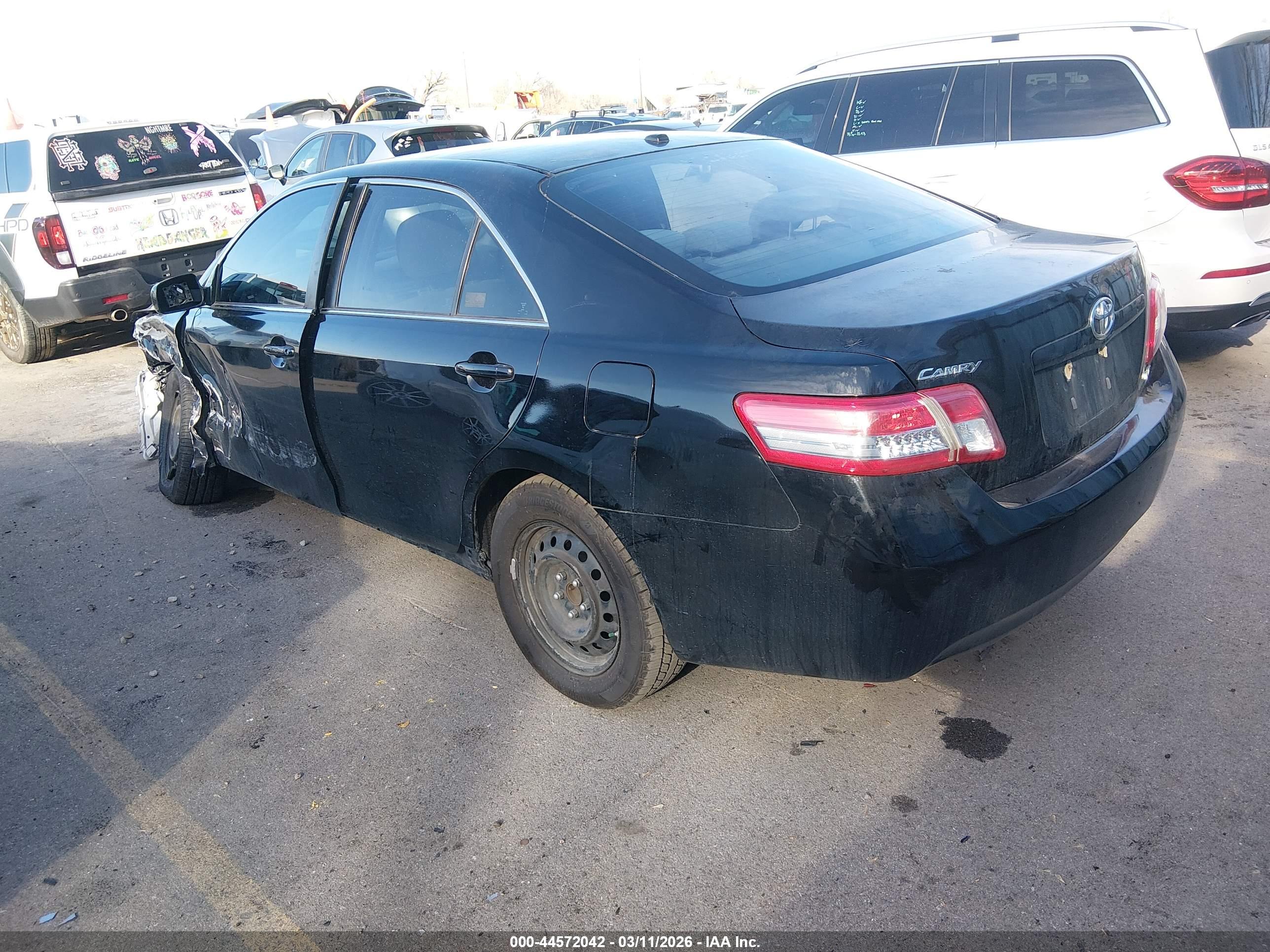TOYOTA CAMRY image 3