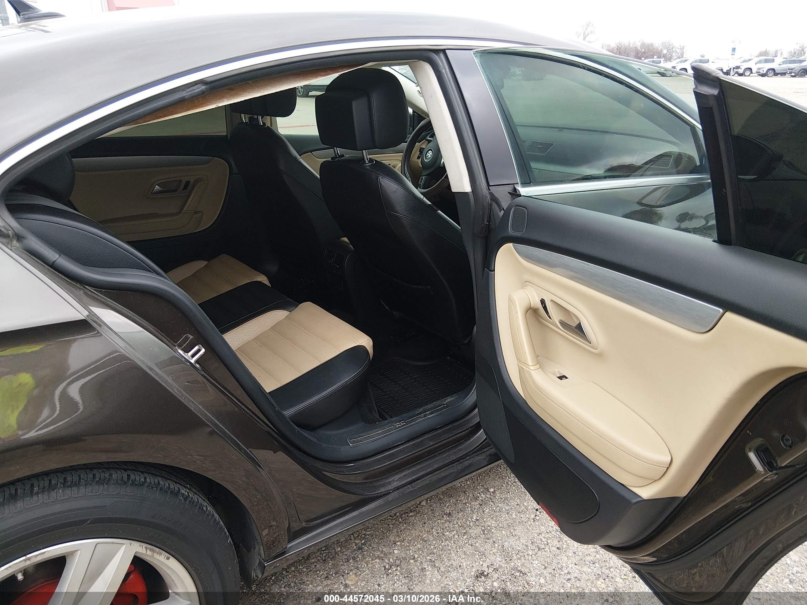 VOLKSWAGEN CC image 8