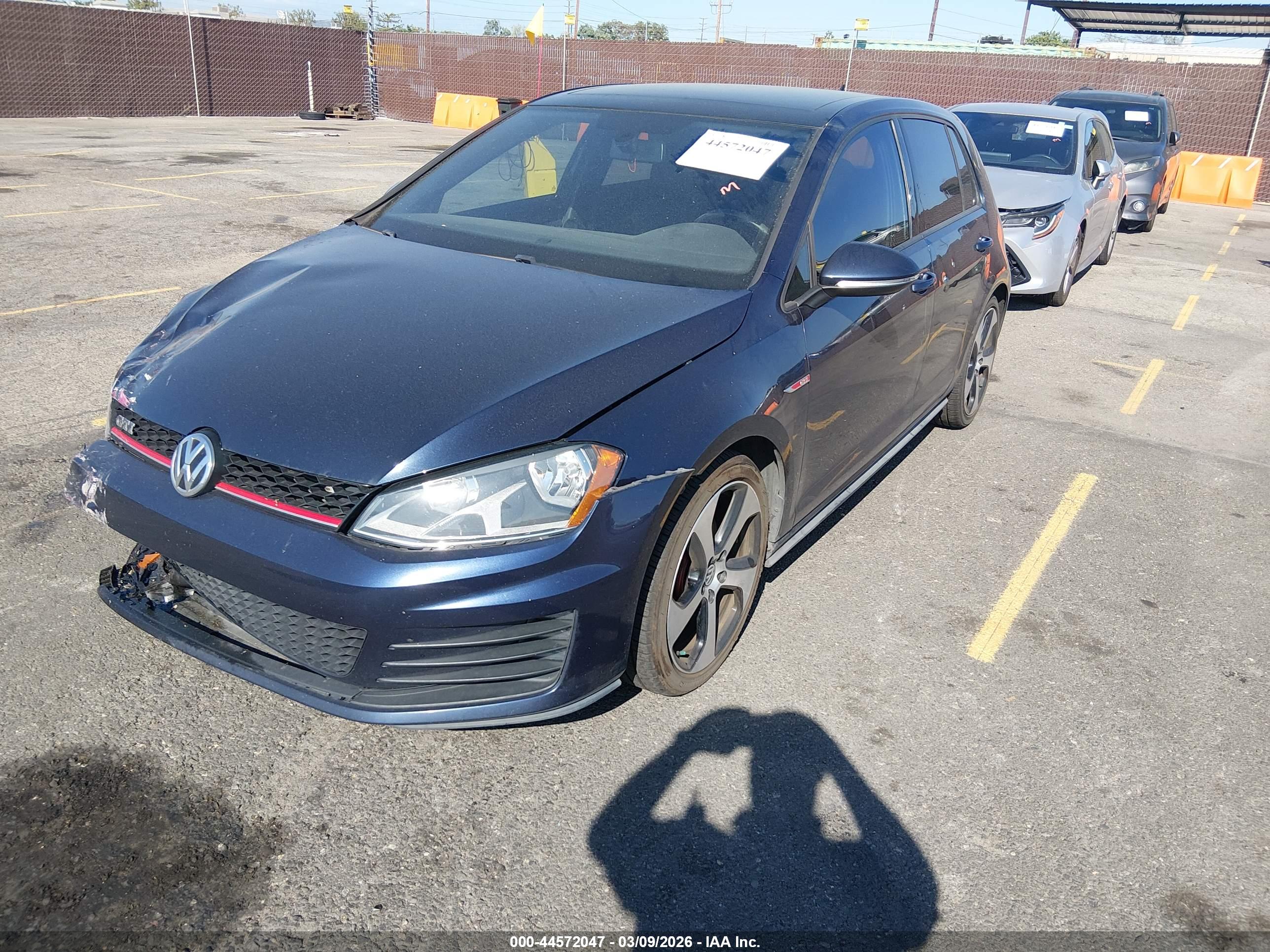 VOLKSWAGEN GOLF image 2